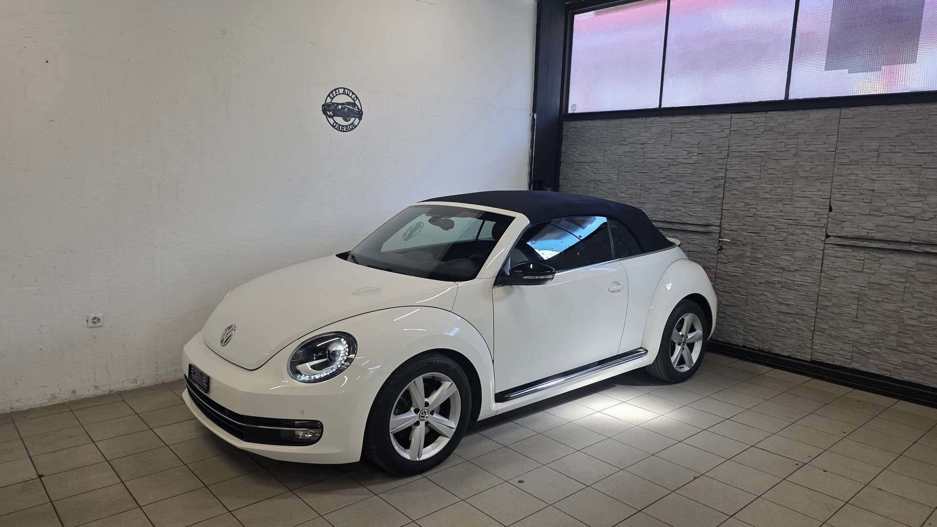 VW Beetle Cabrio 1.4 TSI Design DSG-image-1