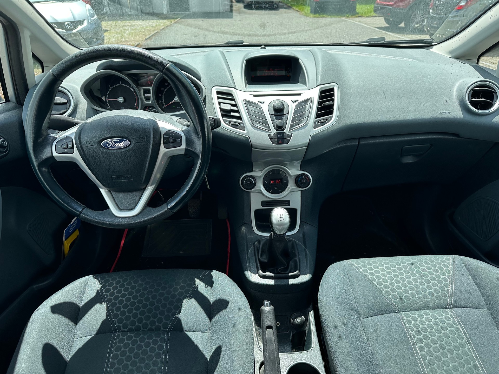 FORD Fiesta 1.6 16V TDCi Trend-image-4