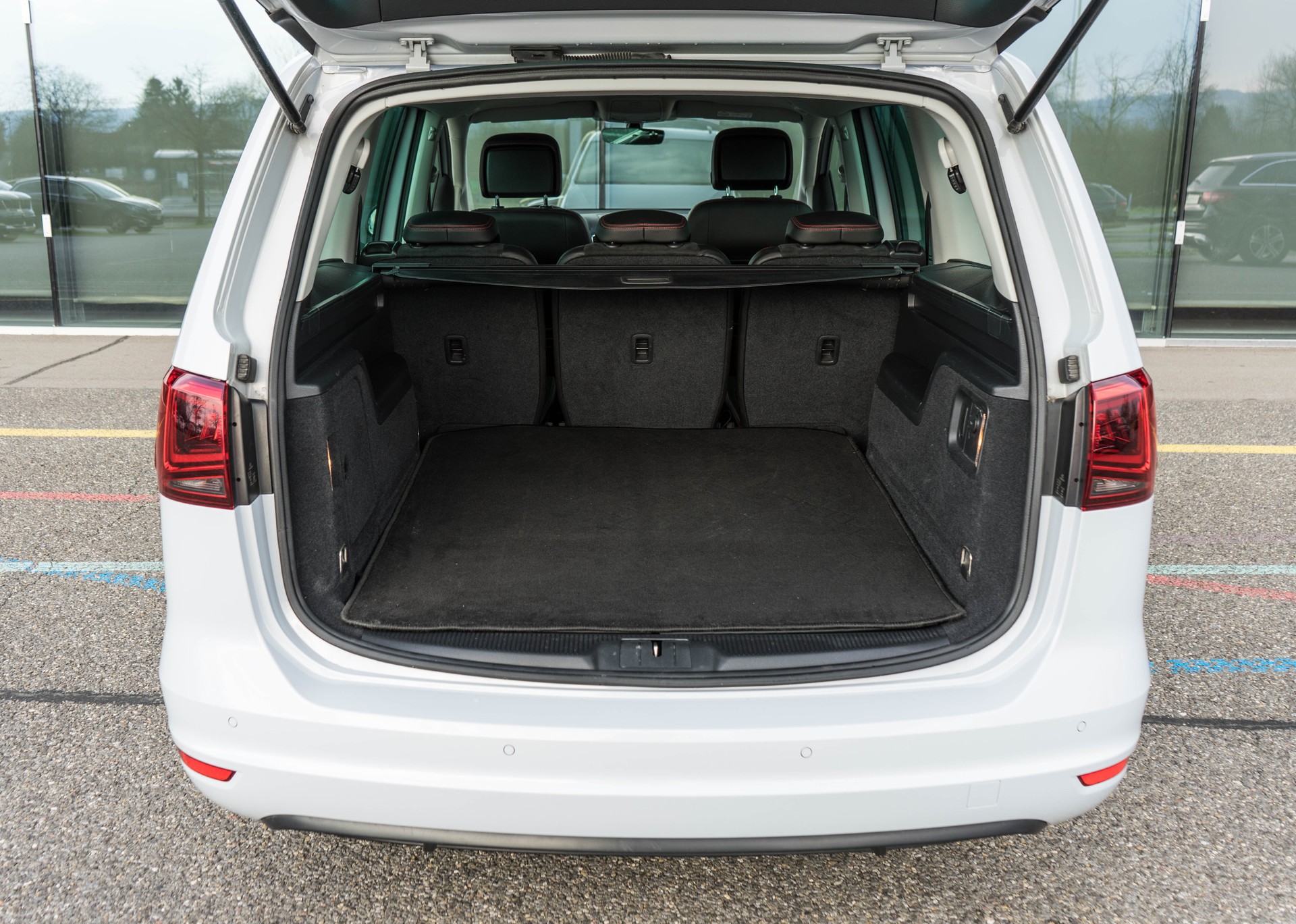 SEAT Alhambra 1.4 TSI FR Line DSG 7 PLÄTZER-image-12