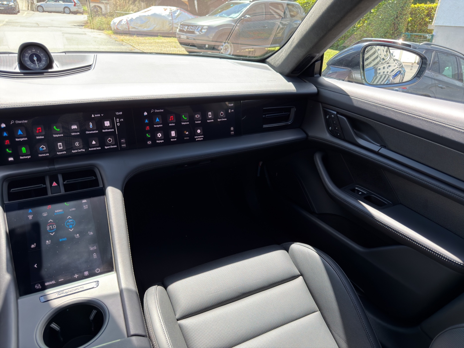 PORSCHE Taycan Turbo S Cross Turismo-image-7