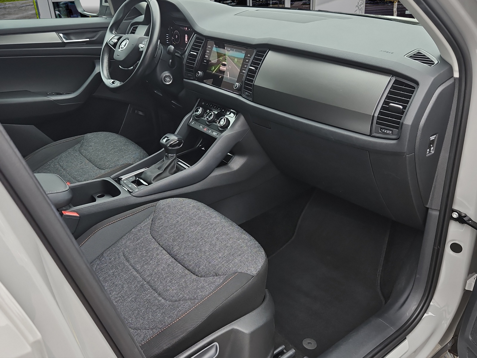 SKODA Kodiaq 2.0 TSI 4x4 Style-image-17