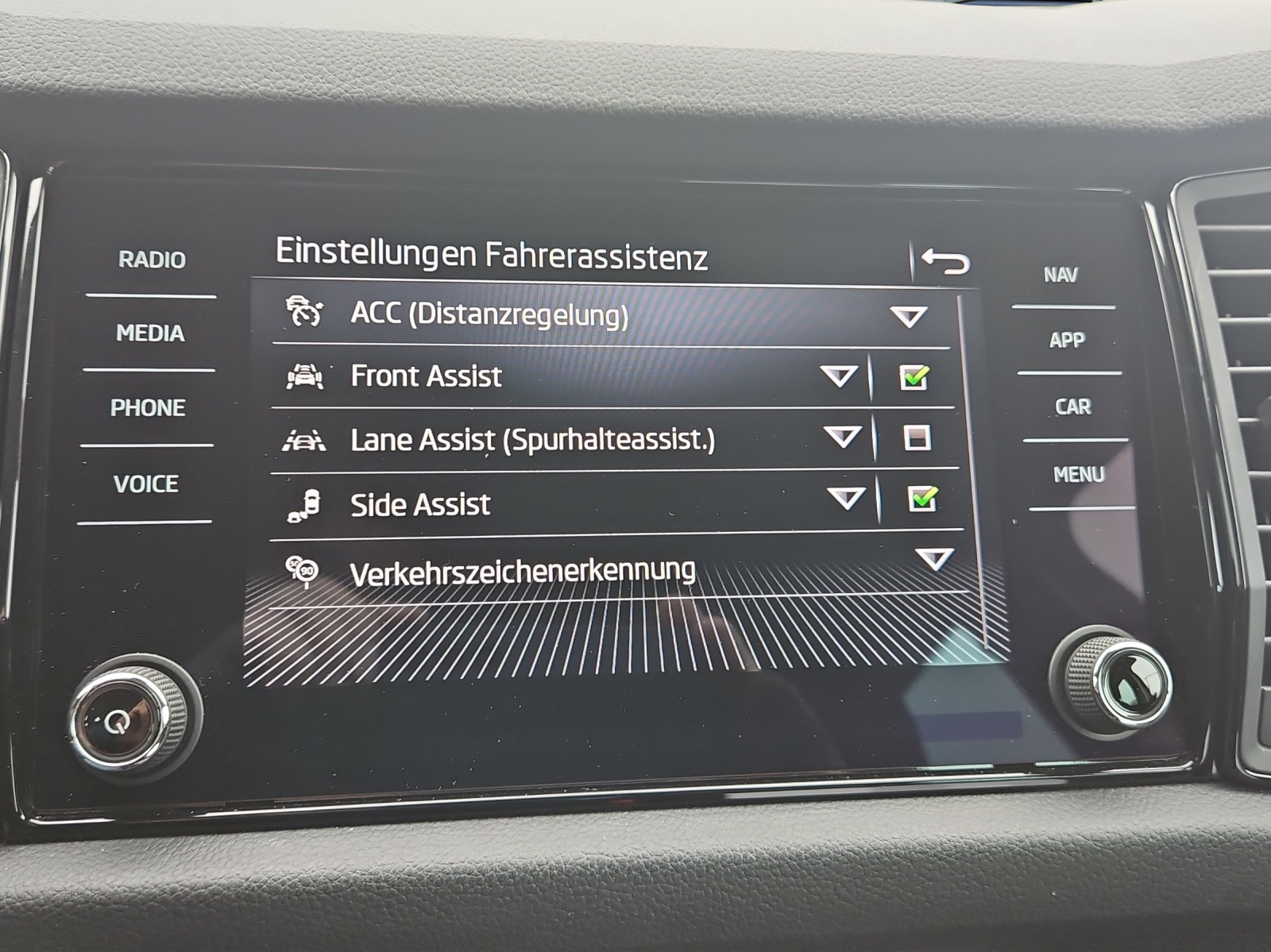 SKODA Kodiaq 2.0 TSI 4x4 Style-image-16