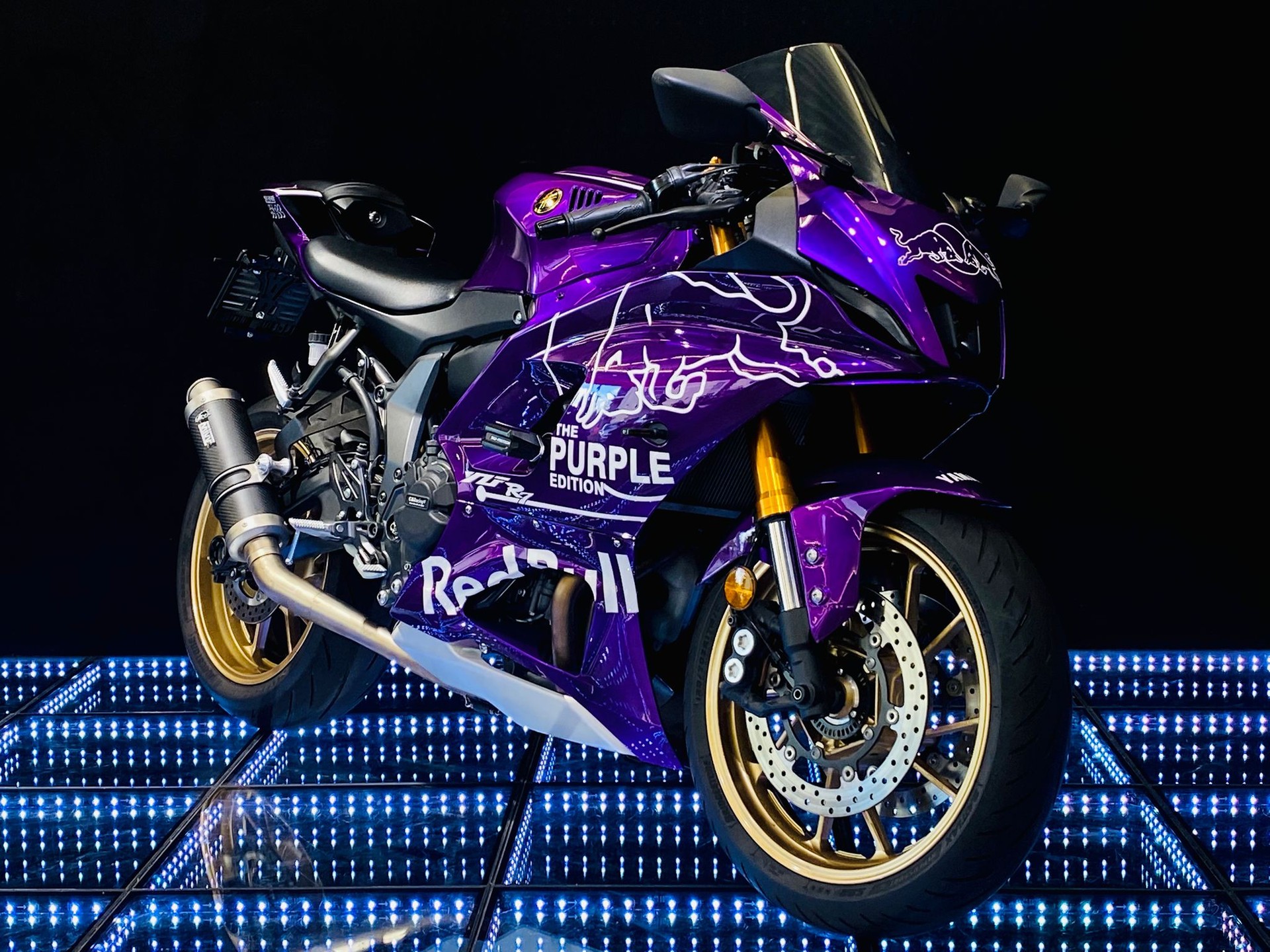 YAMAHA YZF-R7 Red Bull Purple Edt. (35kW)