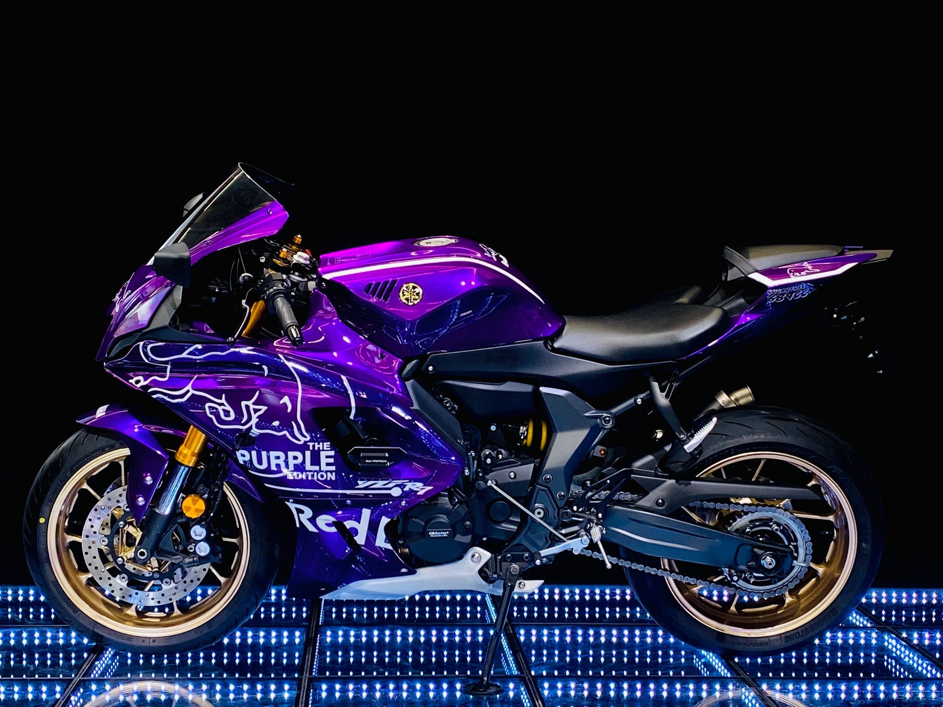 YAMAHA YZF-R7 Red Bull Purple Edt. (35kW)-showroom-element-3