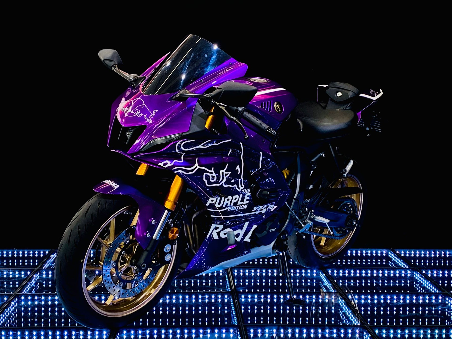 YAMAHA YZF-R7 Red Bull Purple Edt. (35kW)-showroom-element-1