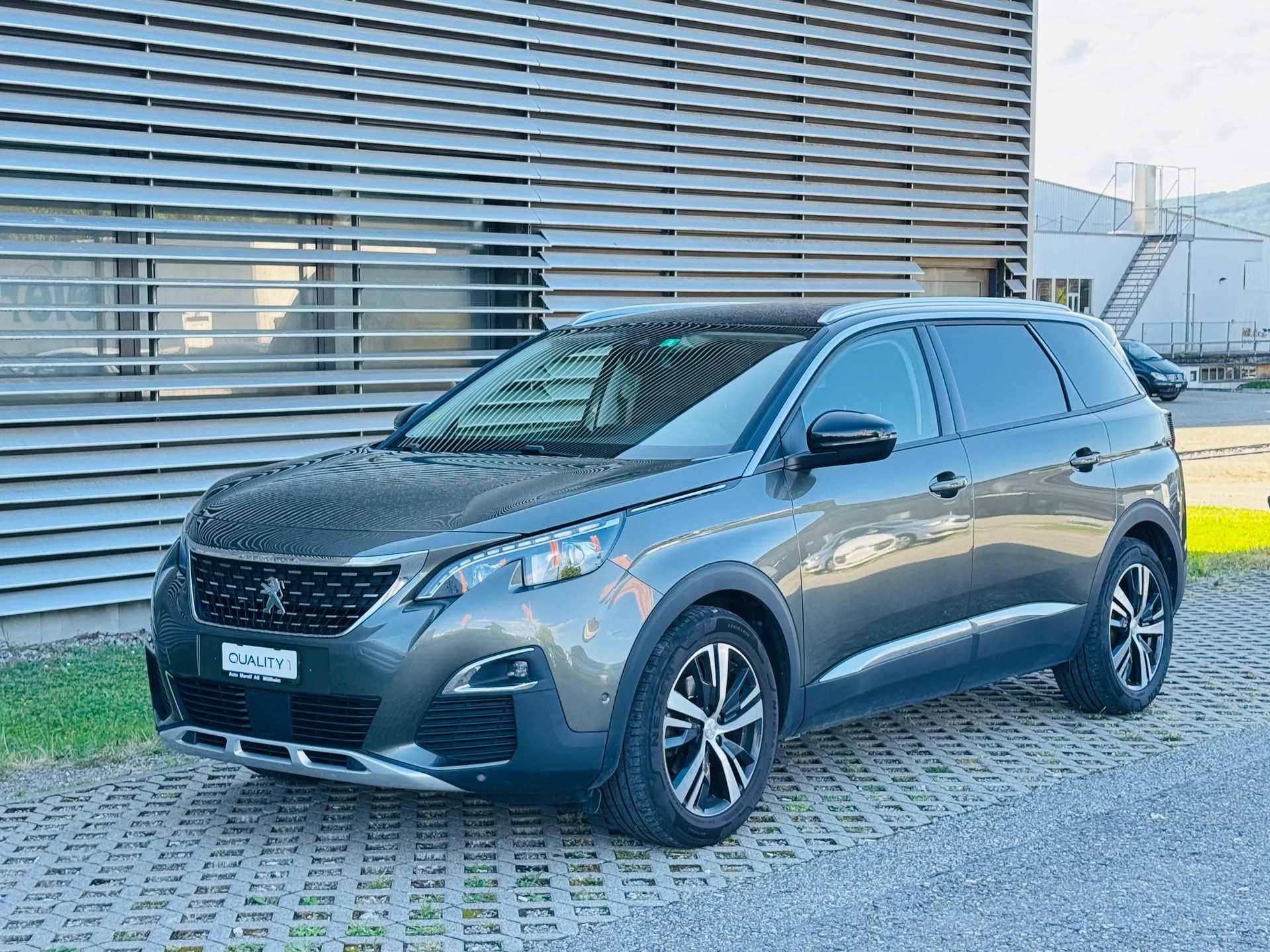 PEUGEOT 5008 1.6 BlueHDi GT Line ETA-image-3