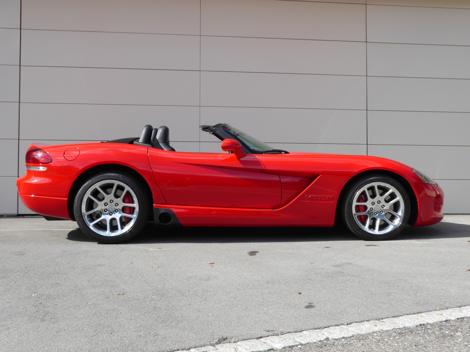 DODGE Viper SRT-10-image-2
