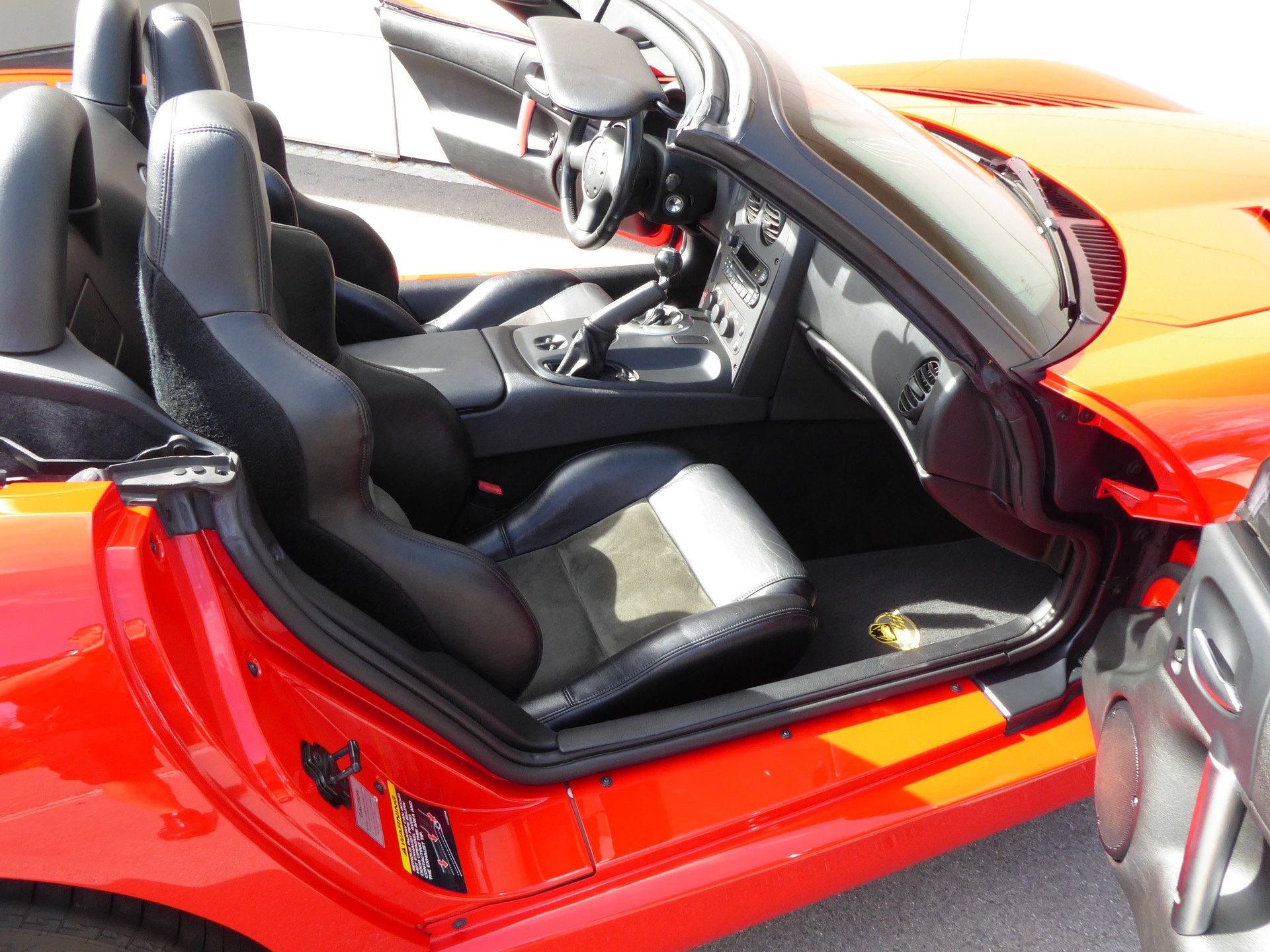 DODGE Viper SRT-10-image-12