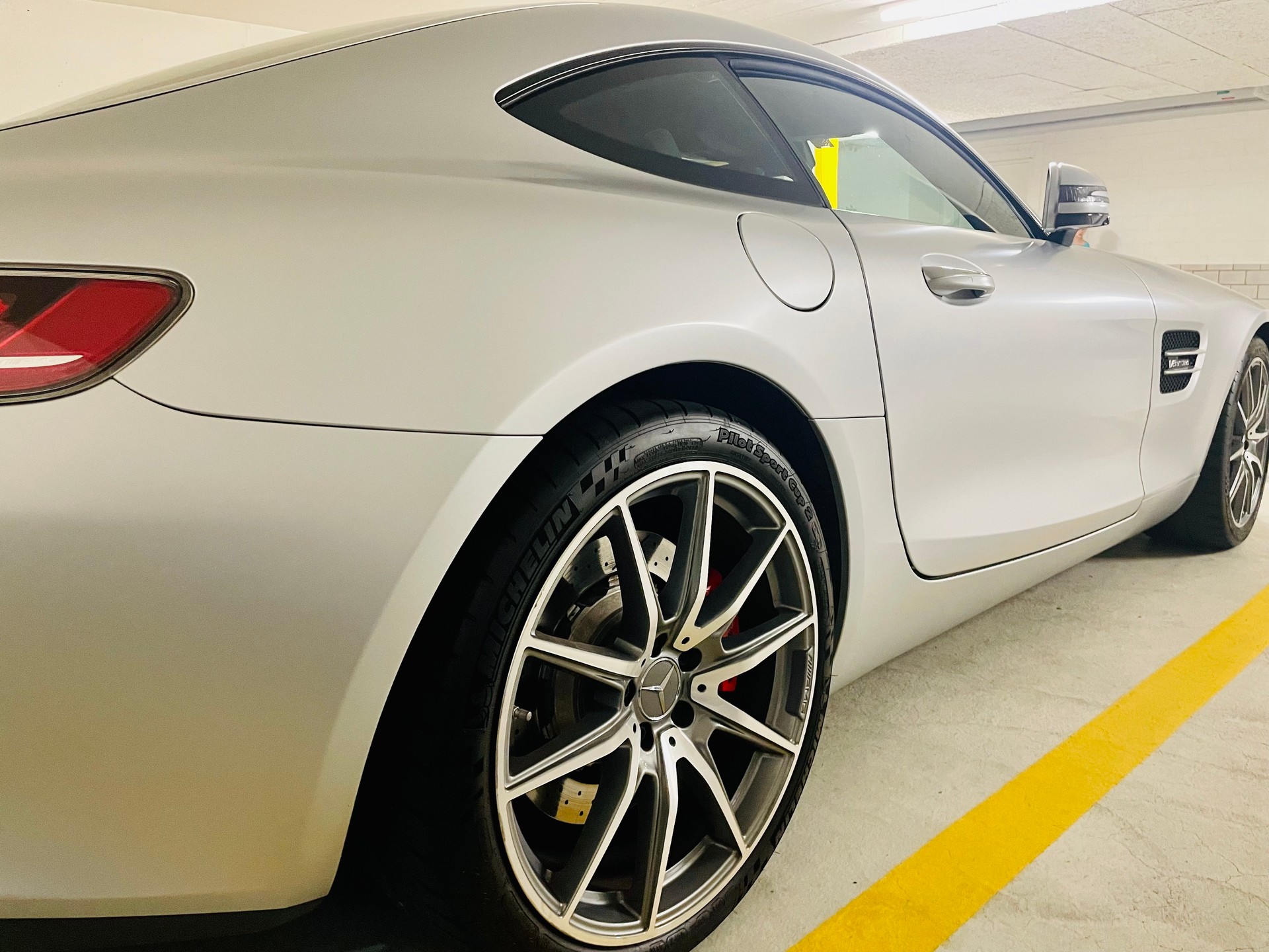 MERCEDES-BENZ AMG GT S-image-2