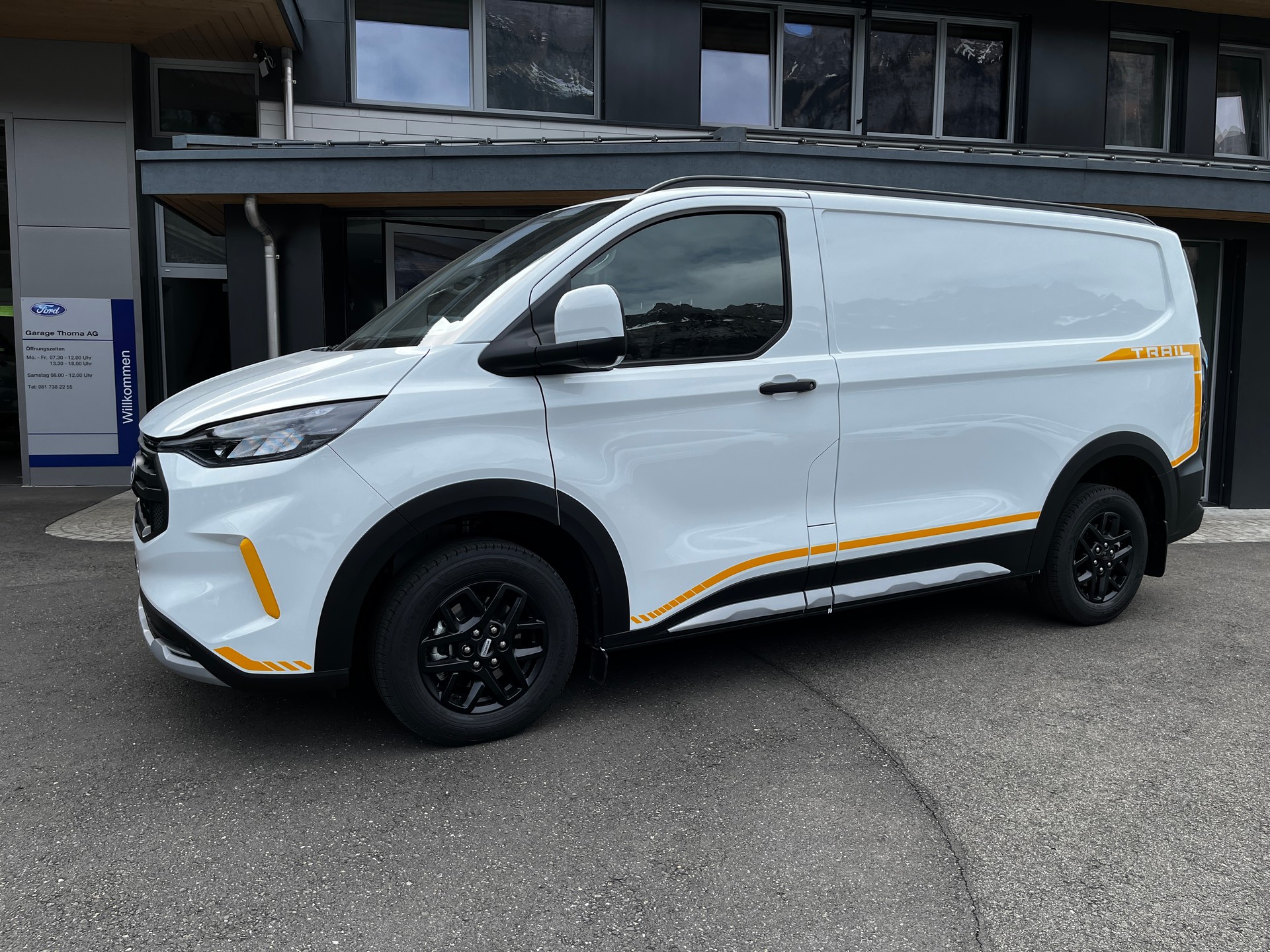 FORD Transit Custom Van 320 L1H1 Trail-image-0