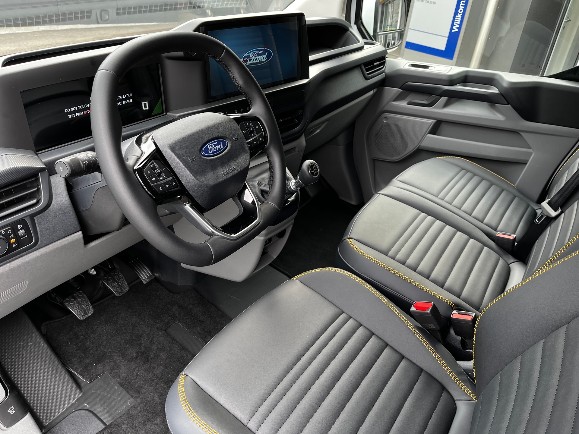FORD Transit Custom Van 320 L1H1 Trail-image-2