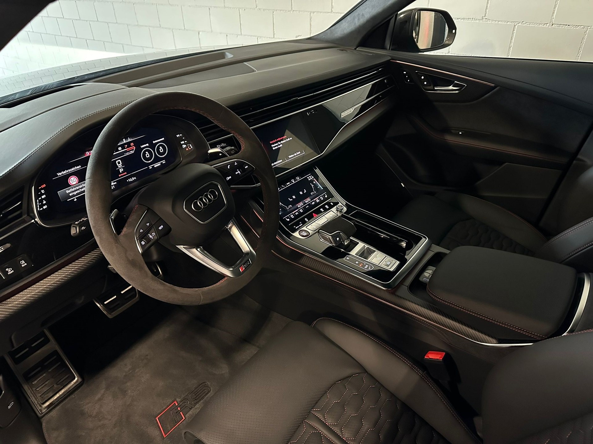 AUDI RSQ8 quattro tiptronic Vollausstattung + PP Performance 730 PS / 950 NM "Der Urus-Killer"-showroom-element-2