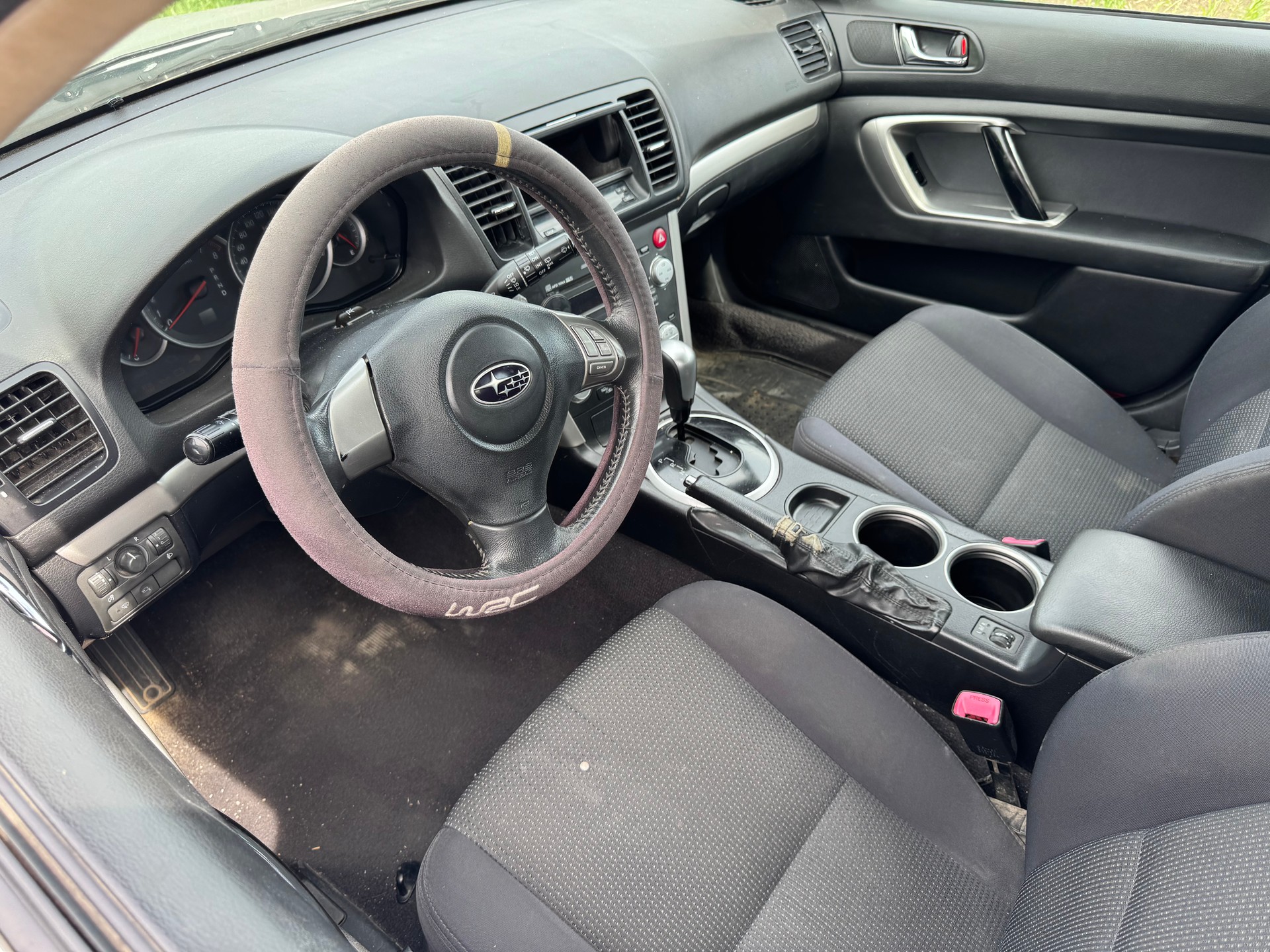 SUBARU Legacy 2.0R AWD Swiss-image-8