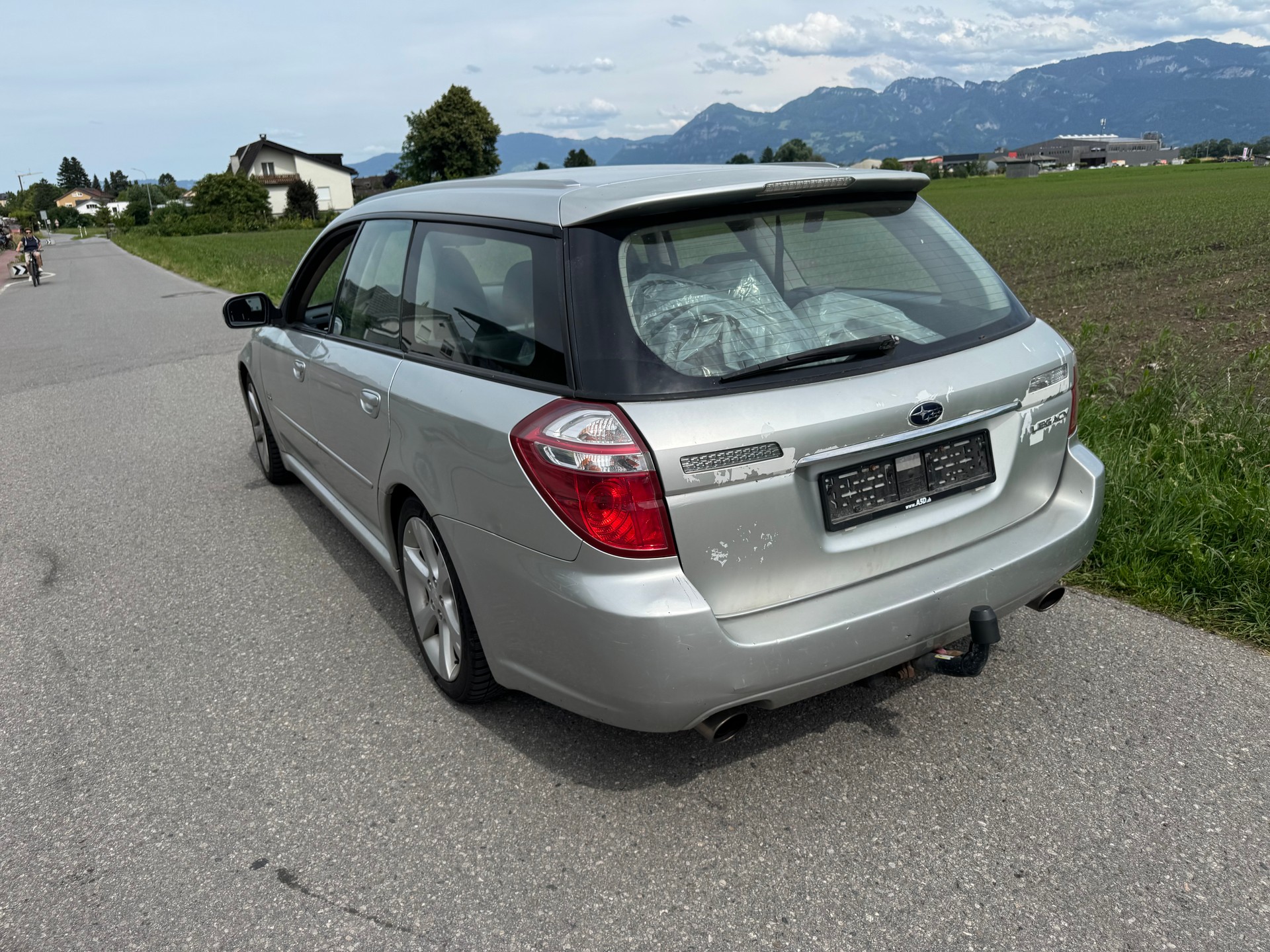 SUBARU Legacy 2.0R AWD Swiss-image-4