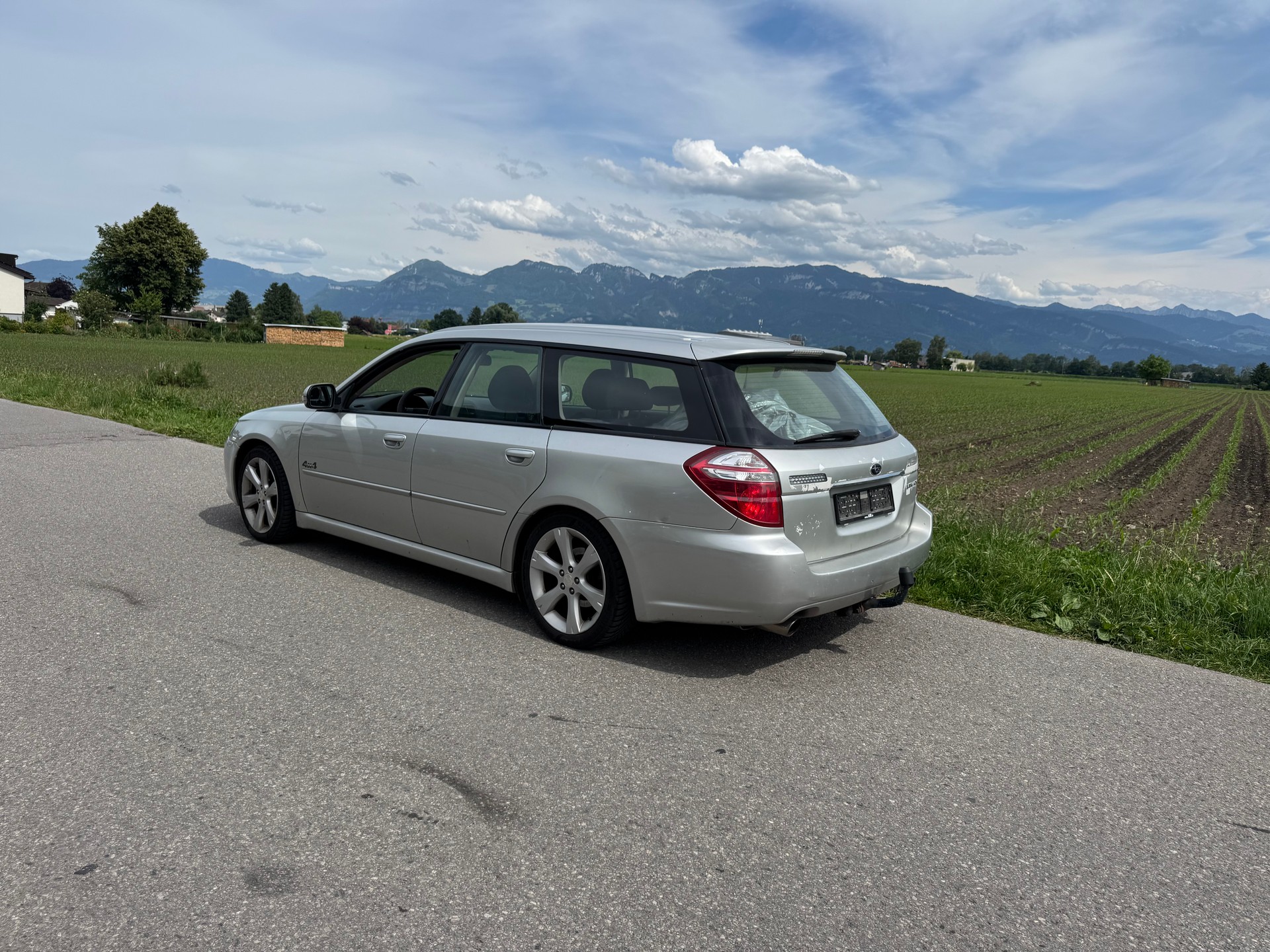 SUBARU Legacy 2.0R AWD Swiss