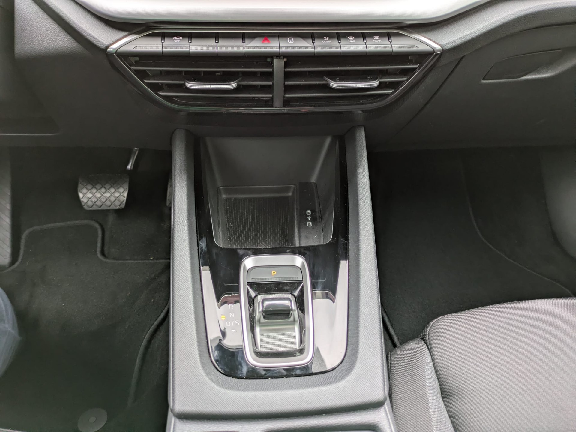 SKODA Octavia Combi 1.5 TSI mHEV DSG Essence-image-21