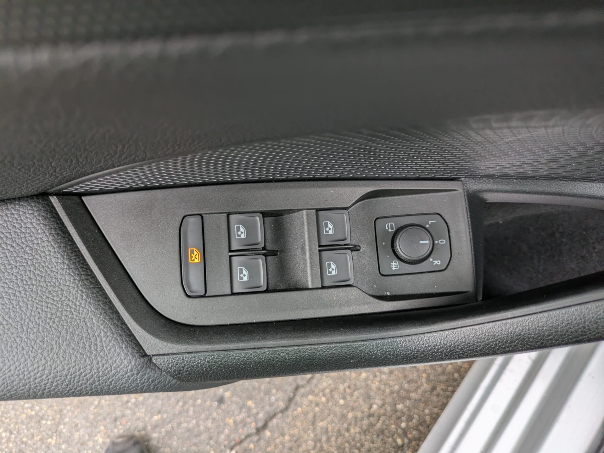 SKODA Octavia Combi 1.5 TSI mHEV DSG Essence-image-25