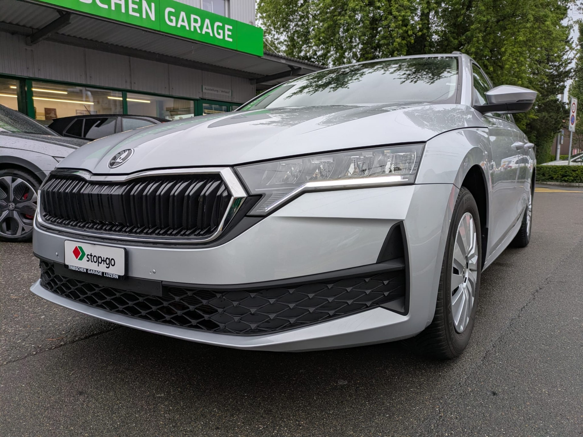 SKODA Octavia Combi 1.5 TSI mHEV DSG Essence-image-0