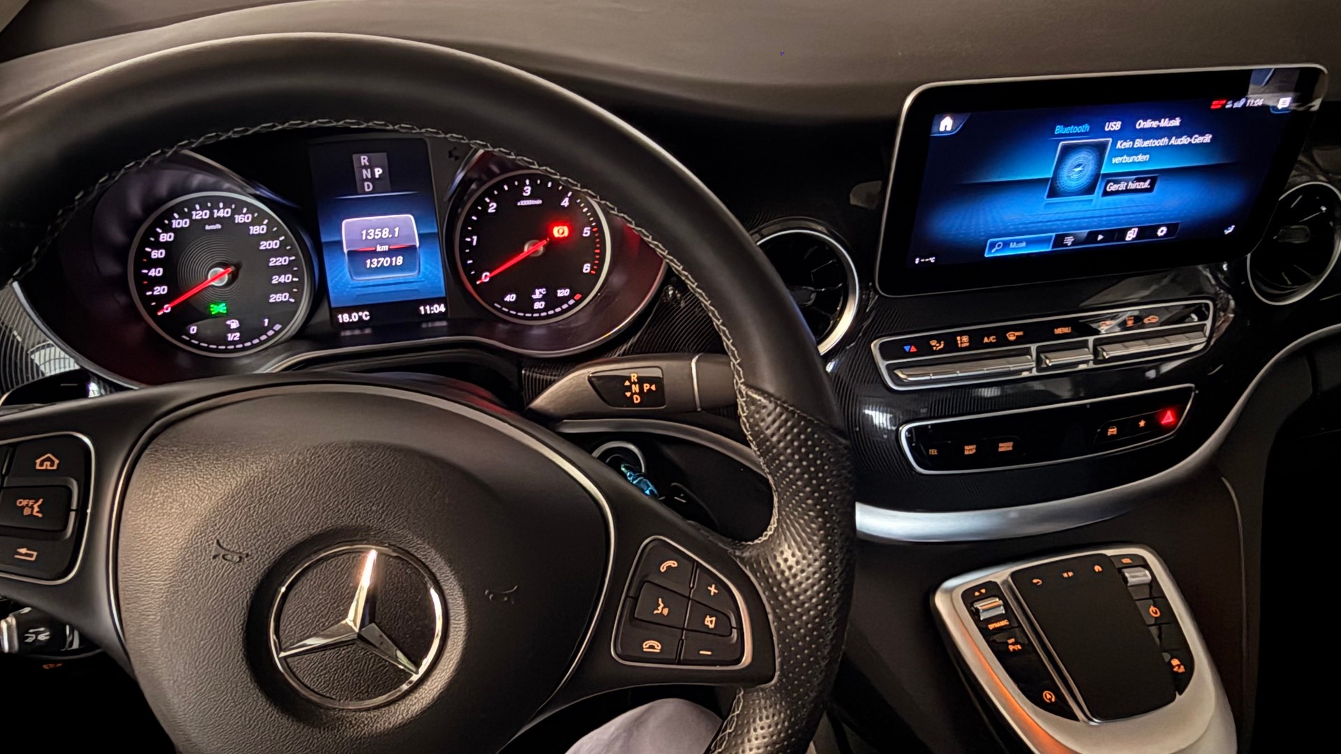 MERCEDES-BENZ V 220 d lang 4matic 9G-Tronic-image-5