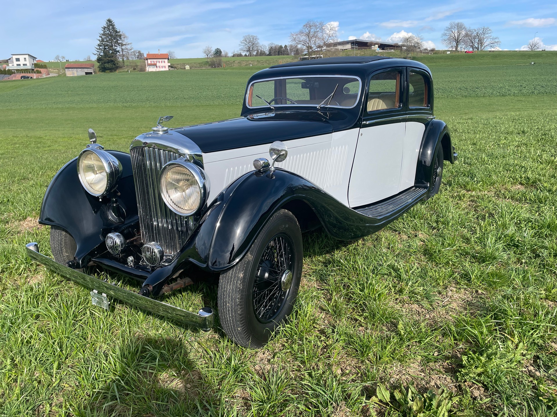BENTLEY-image-0