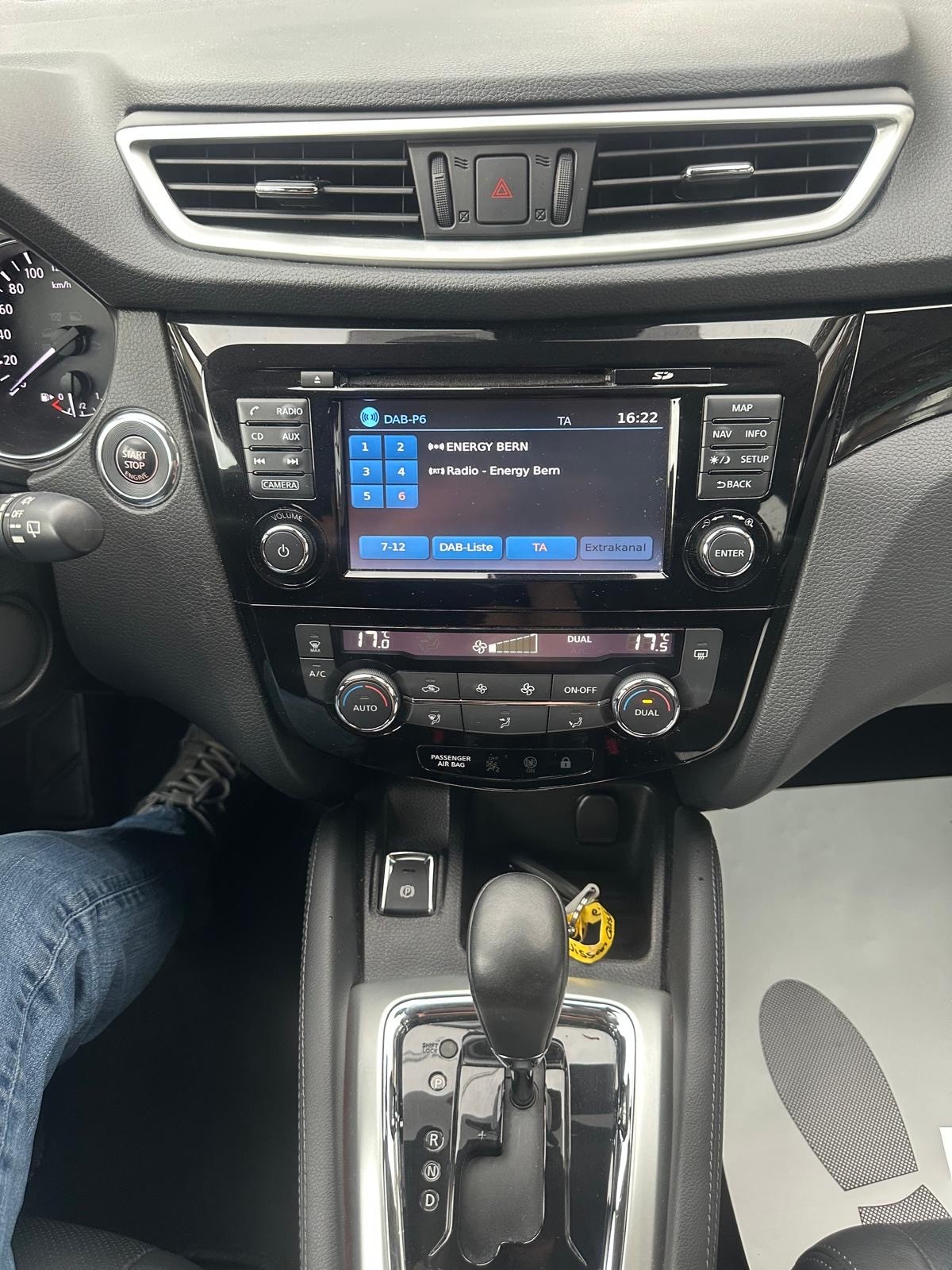 NISSAN Qashqai 1.6 dCi tekna Xtronic CVT-image-12