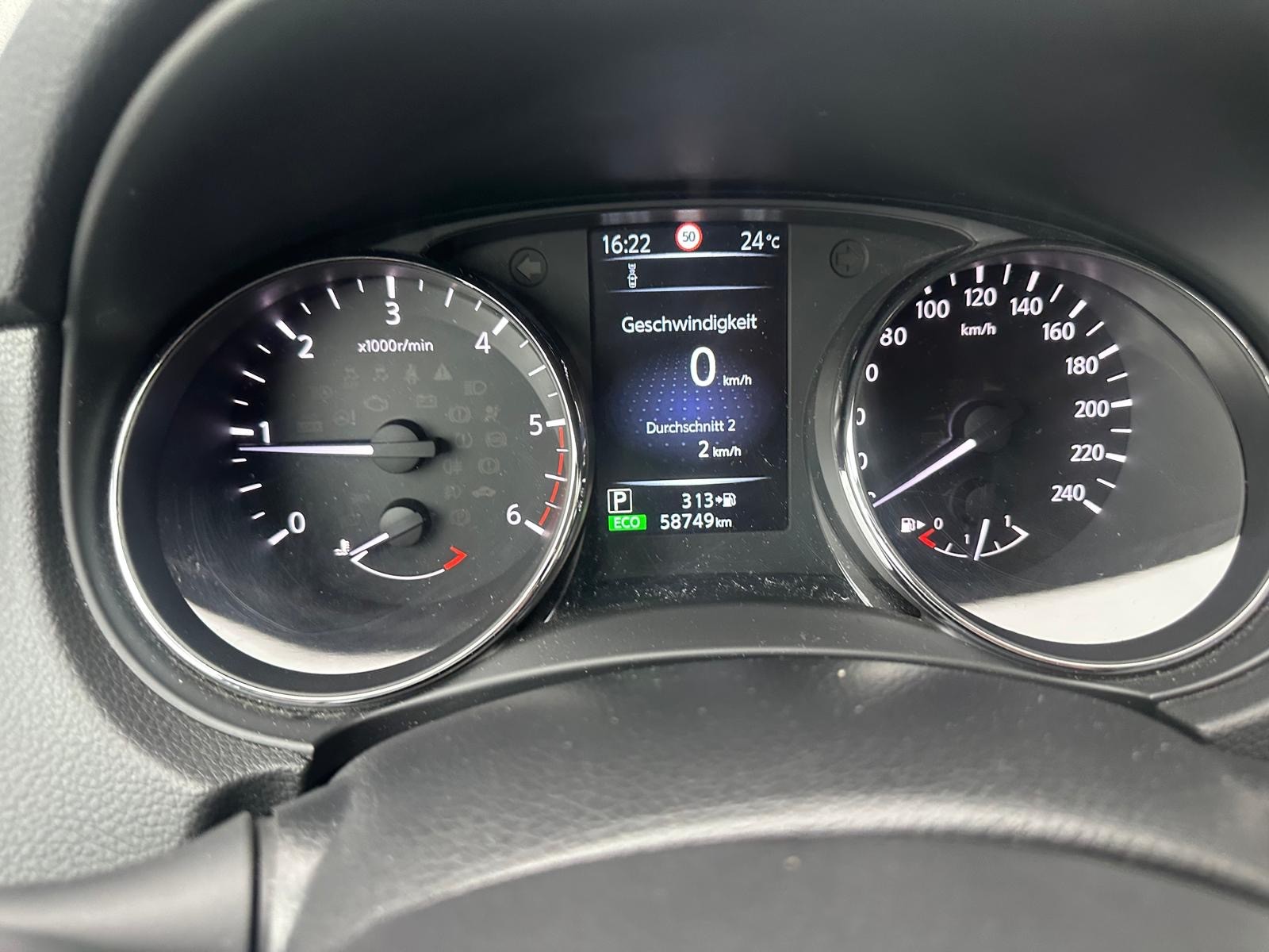 NISSAN Qashqai 1.6 dCi tekna Xtronic CVT-image-13