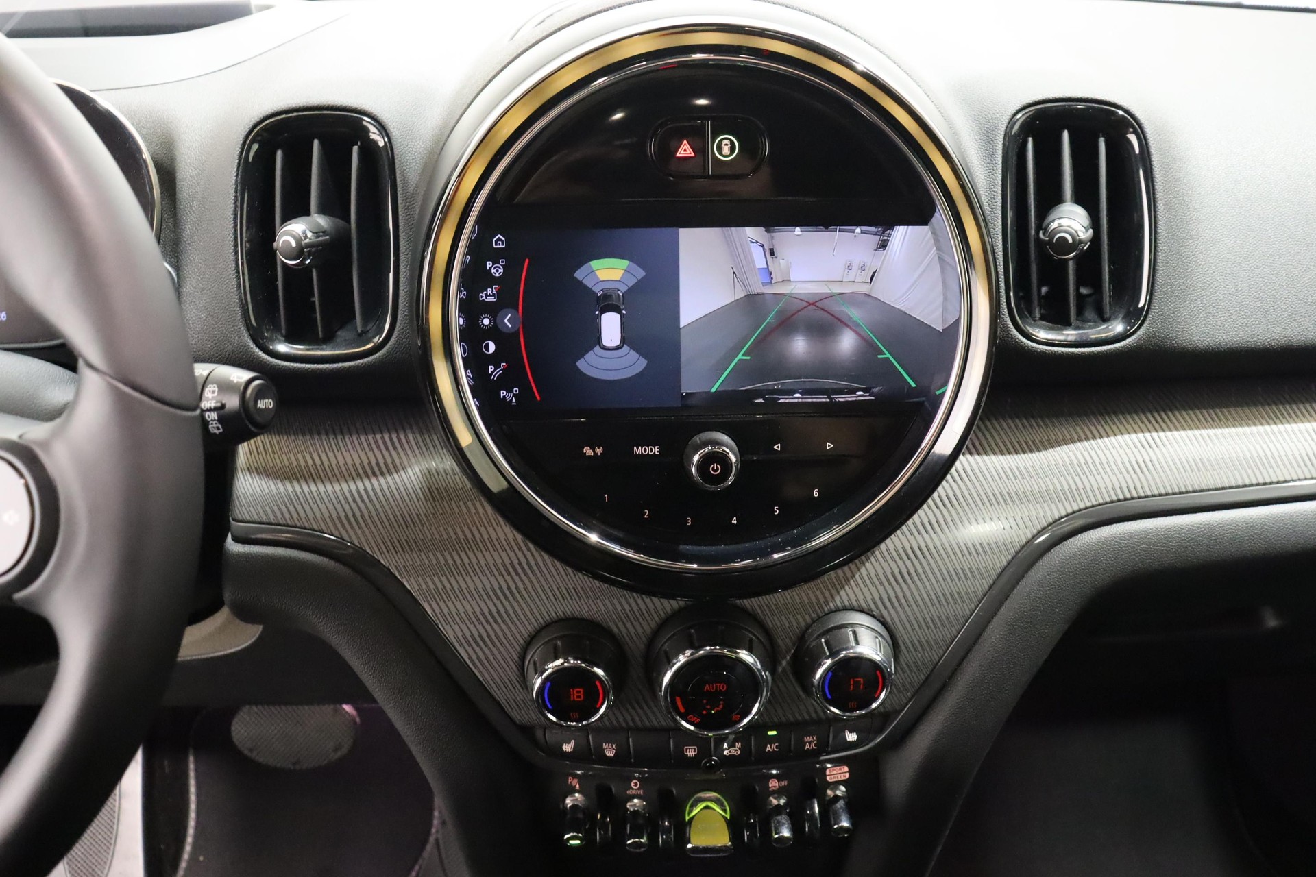 MINI Countryman F60 1.5i Cooper S E ALL4-image-16