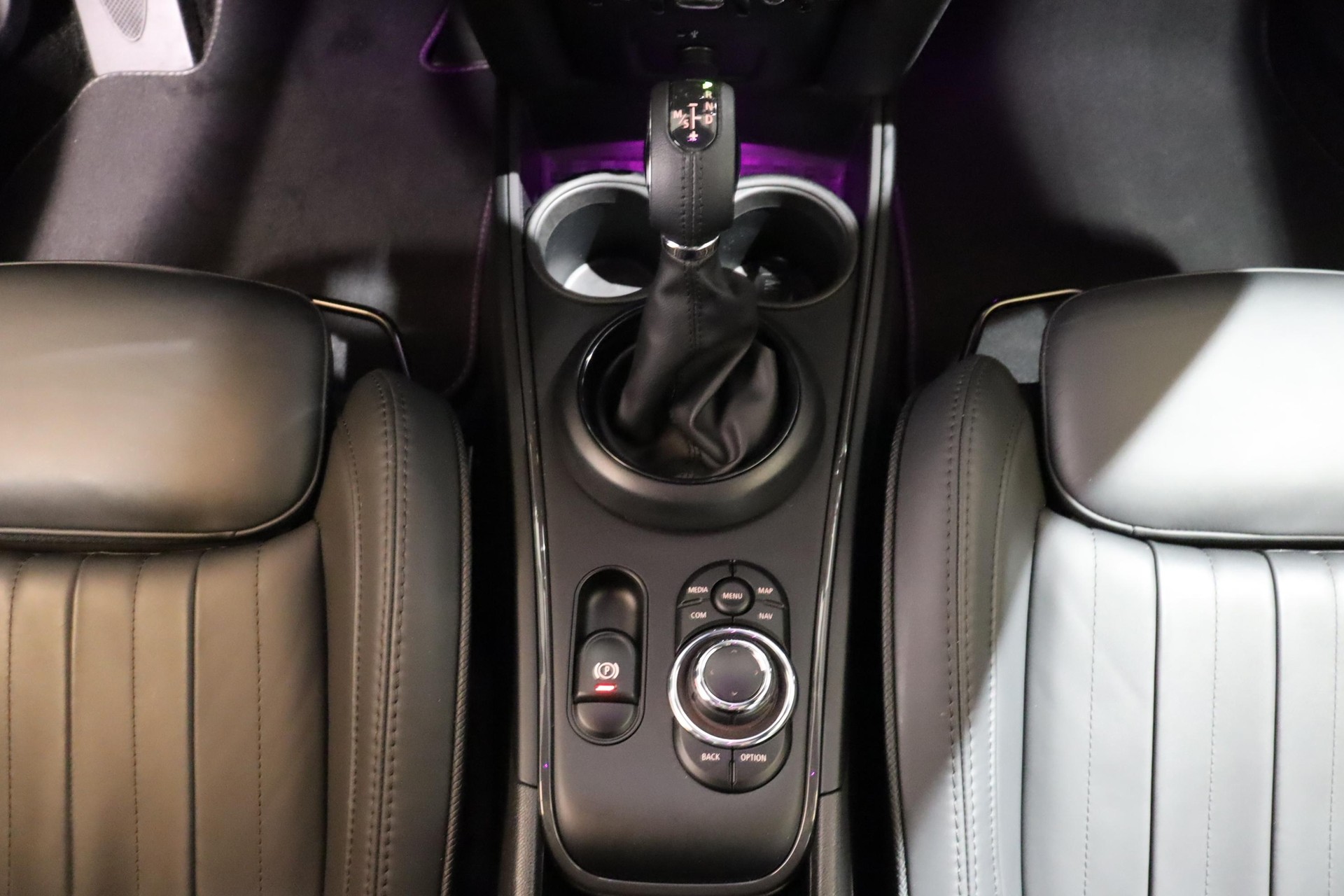 MINI Countryman F60 1.5i Cooper S E ALL4-image-11