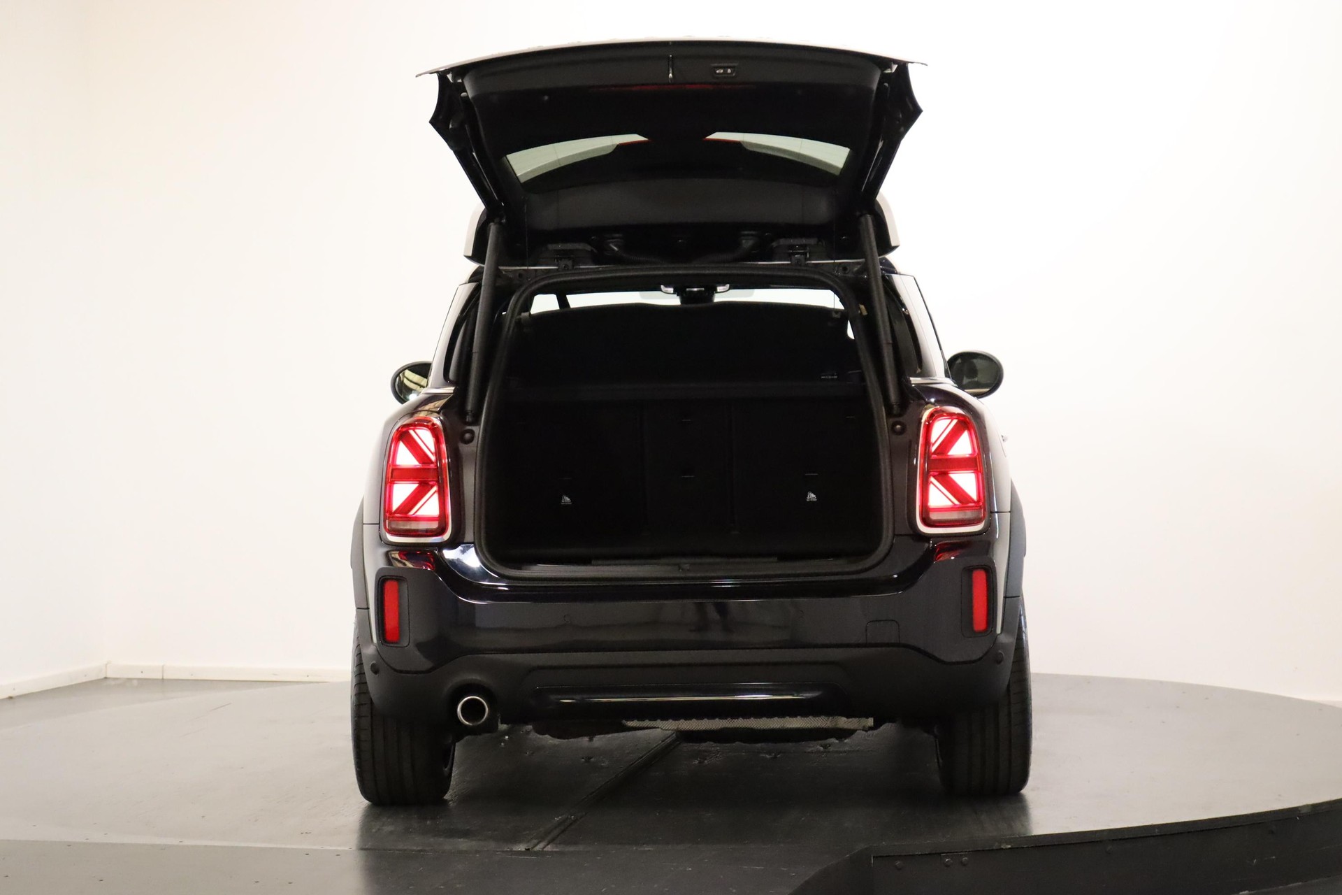 MINI Countryman F60 1.5i Cooper S E ALL4-image-5