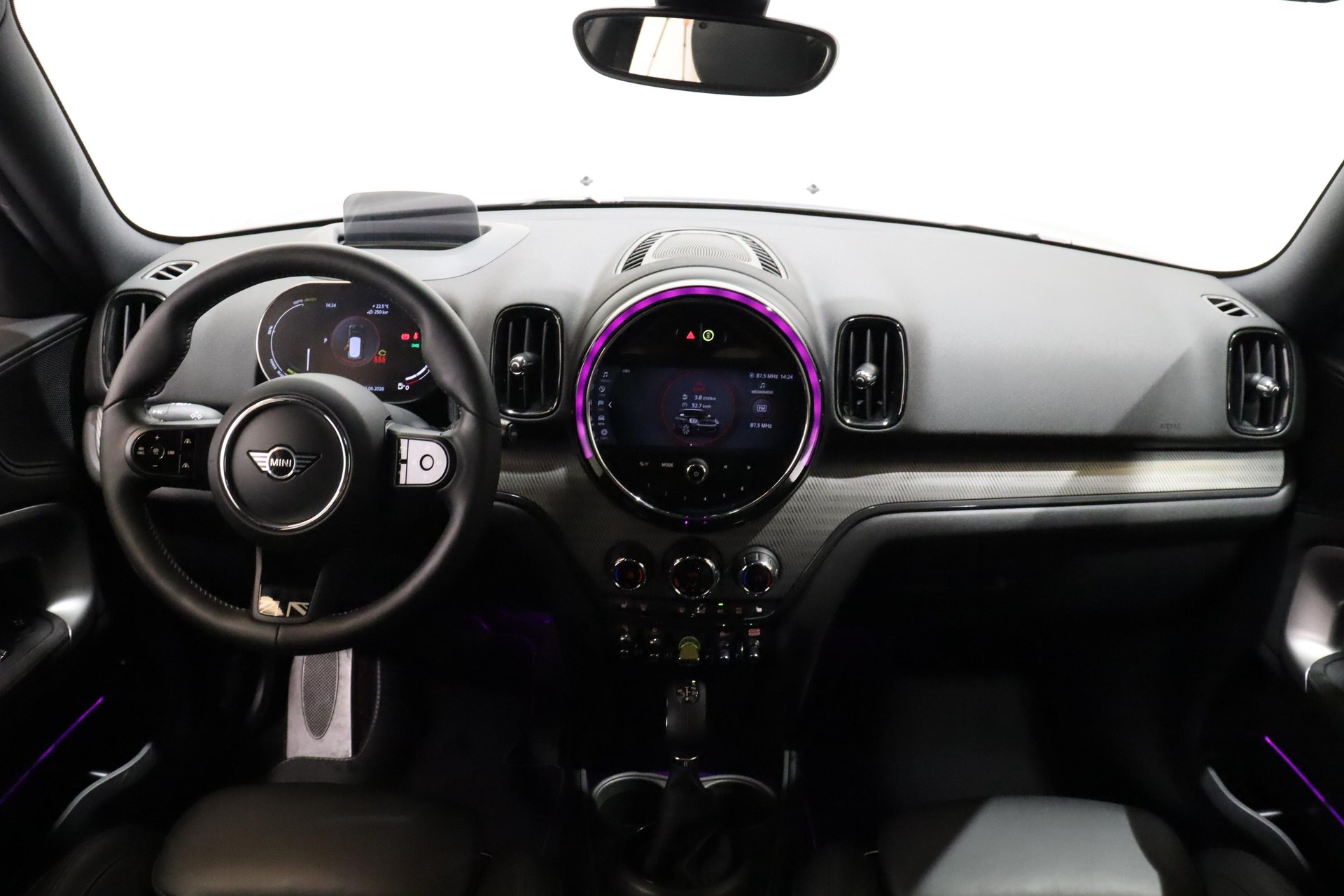 MINI Countryman F60 1.5i Cooper S E ALL4-image-8