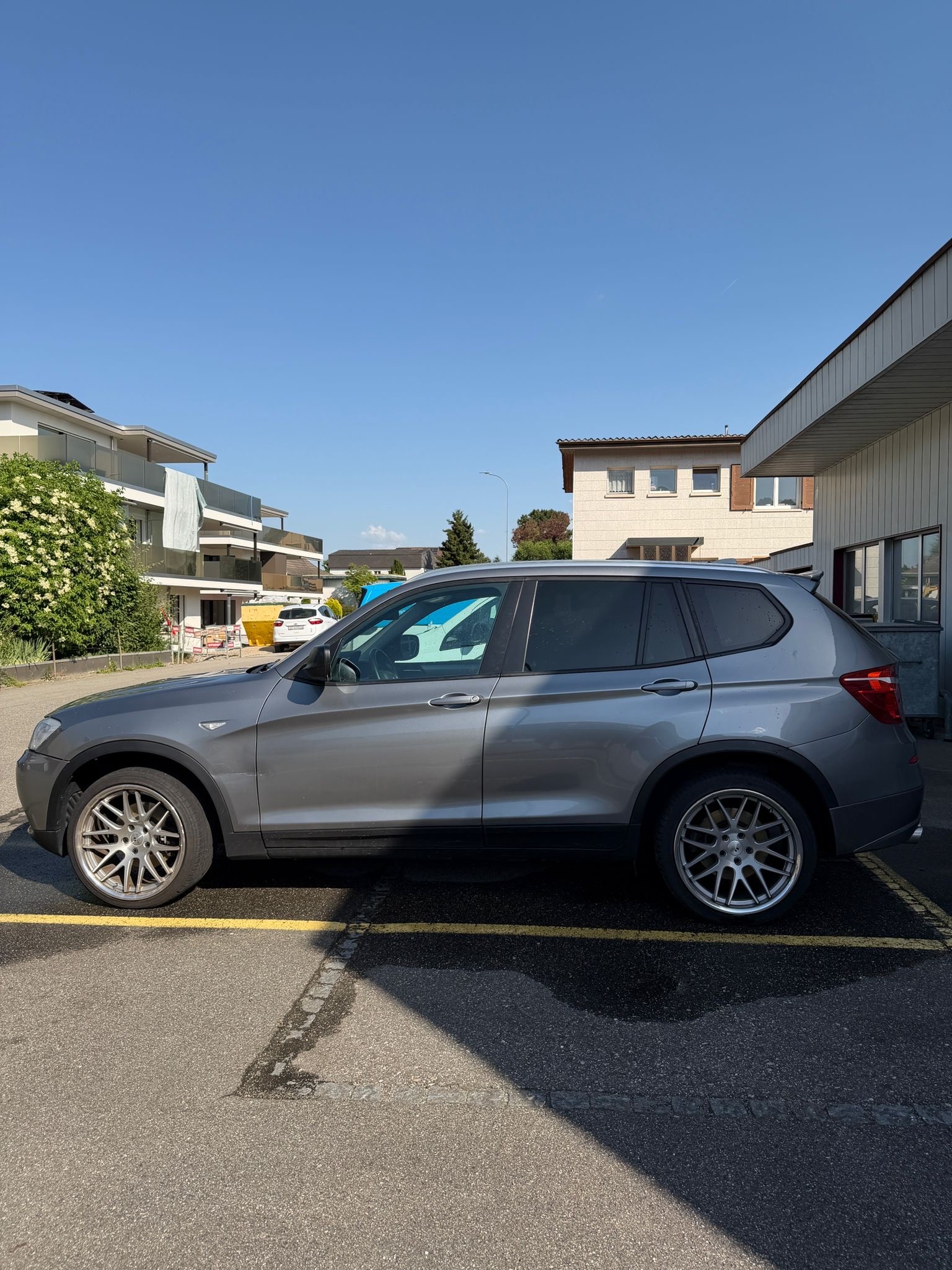 BMW 30d xDrive-image-2