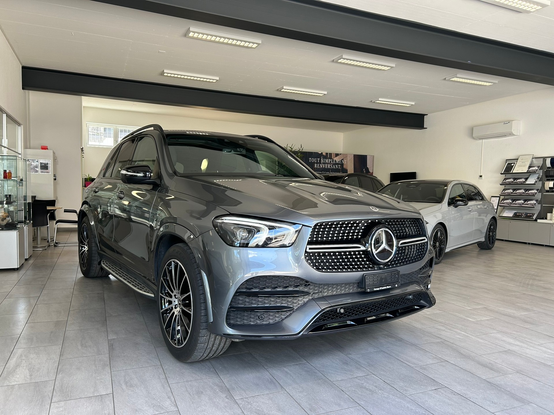 MERCEDES-BENZ GLE 450 4Matic AMG Line 9G-Tronic-image-2