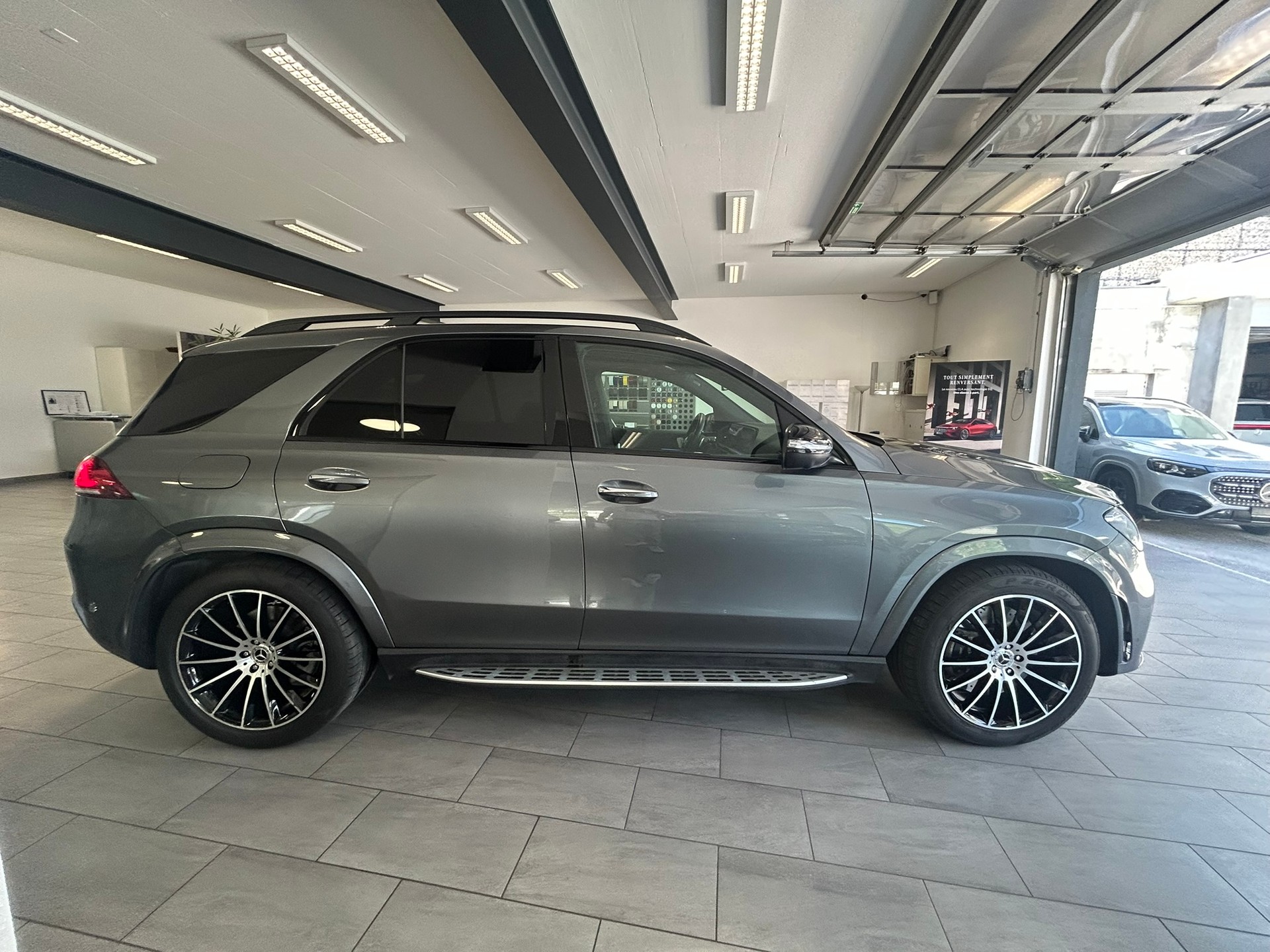 MERCEDES-BENZ GLE 450 4Matic AMG Line 9G-Tronic-image-6
