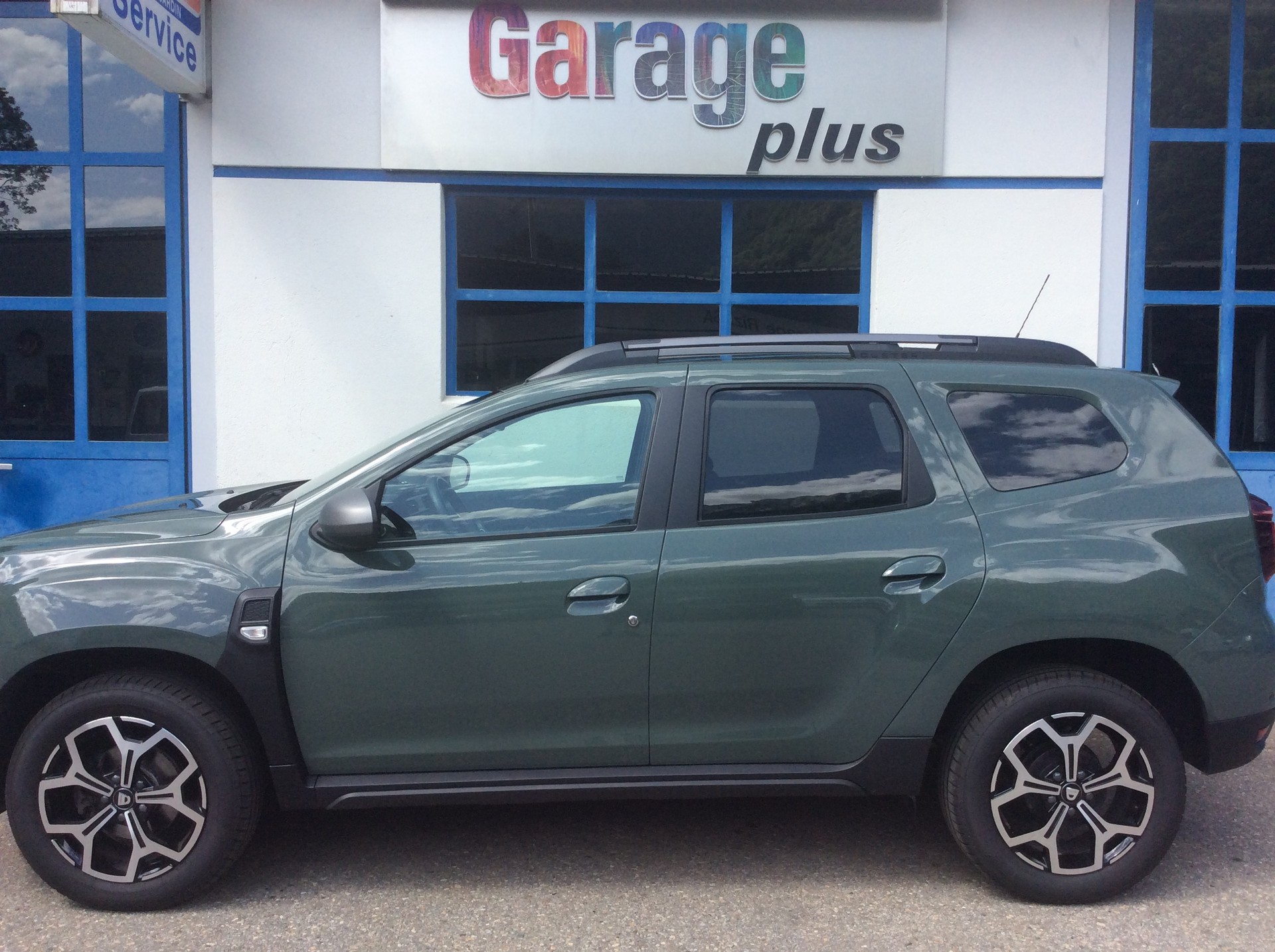 DACIA Duster TCe 150 Journey+ 4x4-image-1