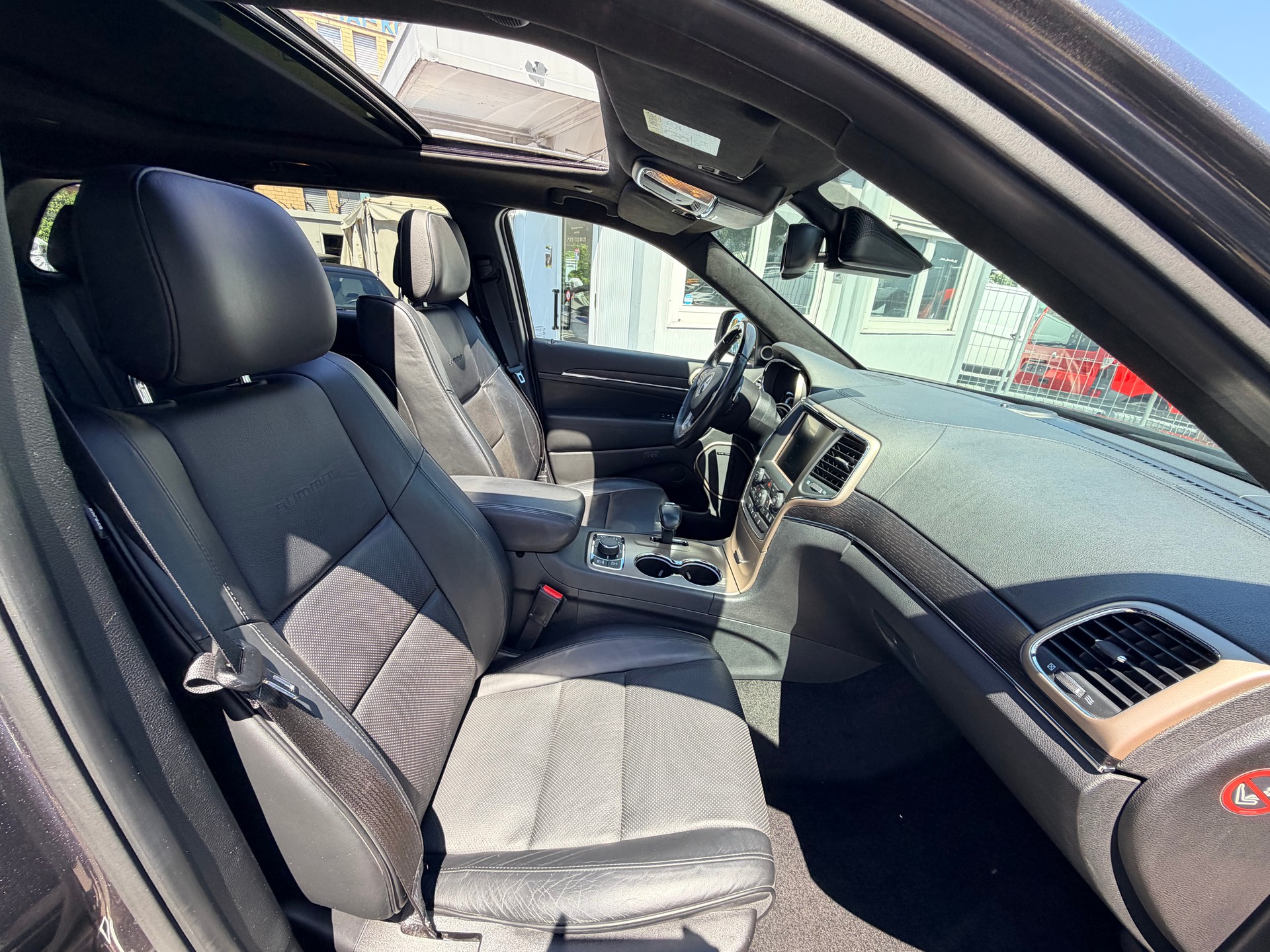JEEP Grand Cherokee 3.0 CRD Summit Automatic-image-8