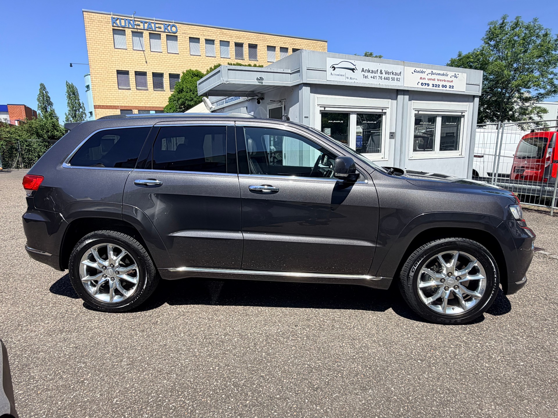 JEEP Grand Cherokee 3.0 CRD Summit Automatic-image-1