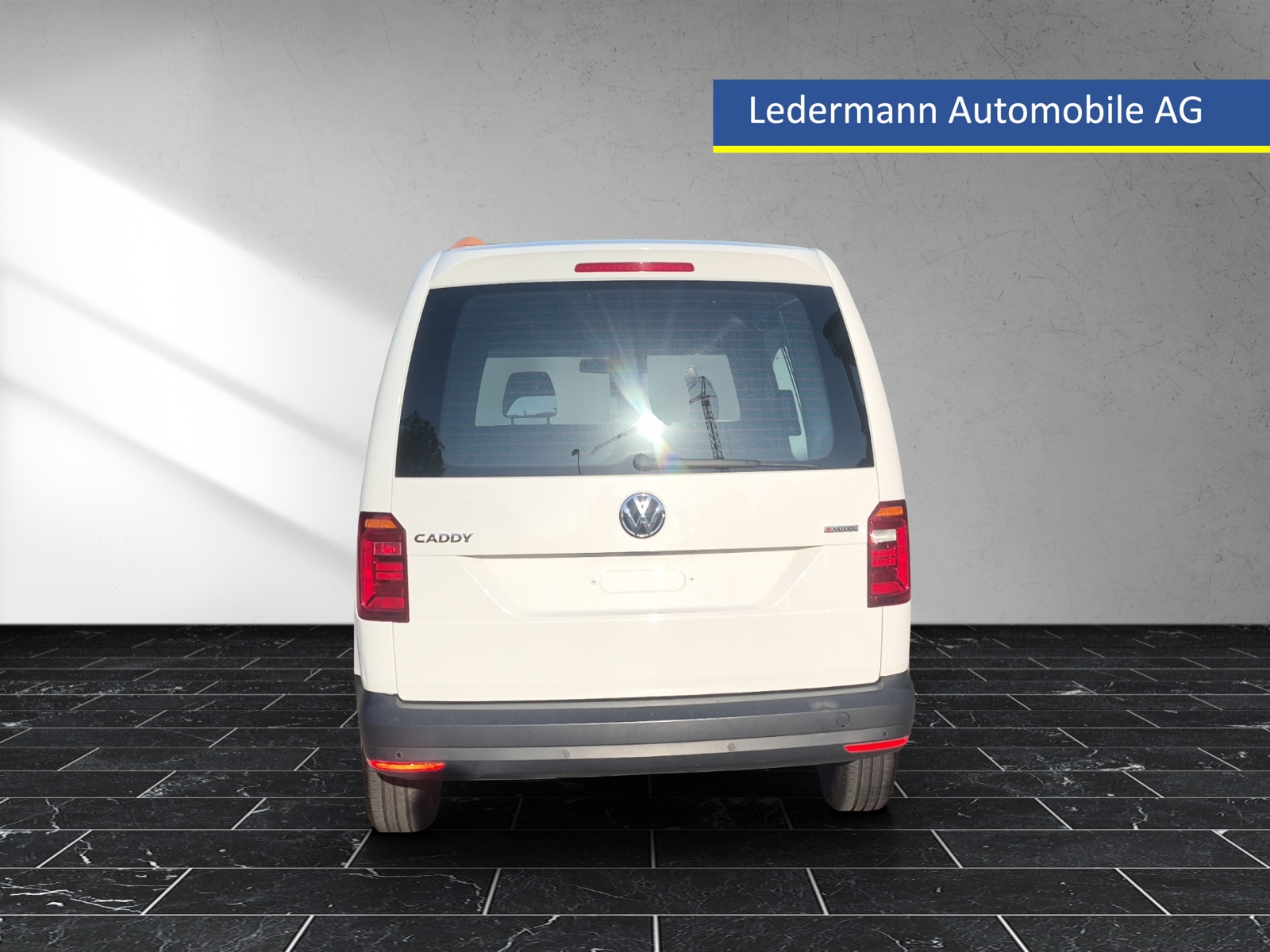 VW Caddy Maxi 2.0TDI 4Motion BlueMotion Technology-image-3
