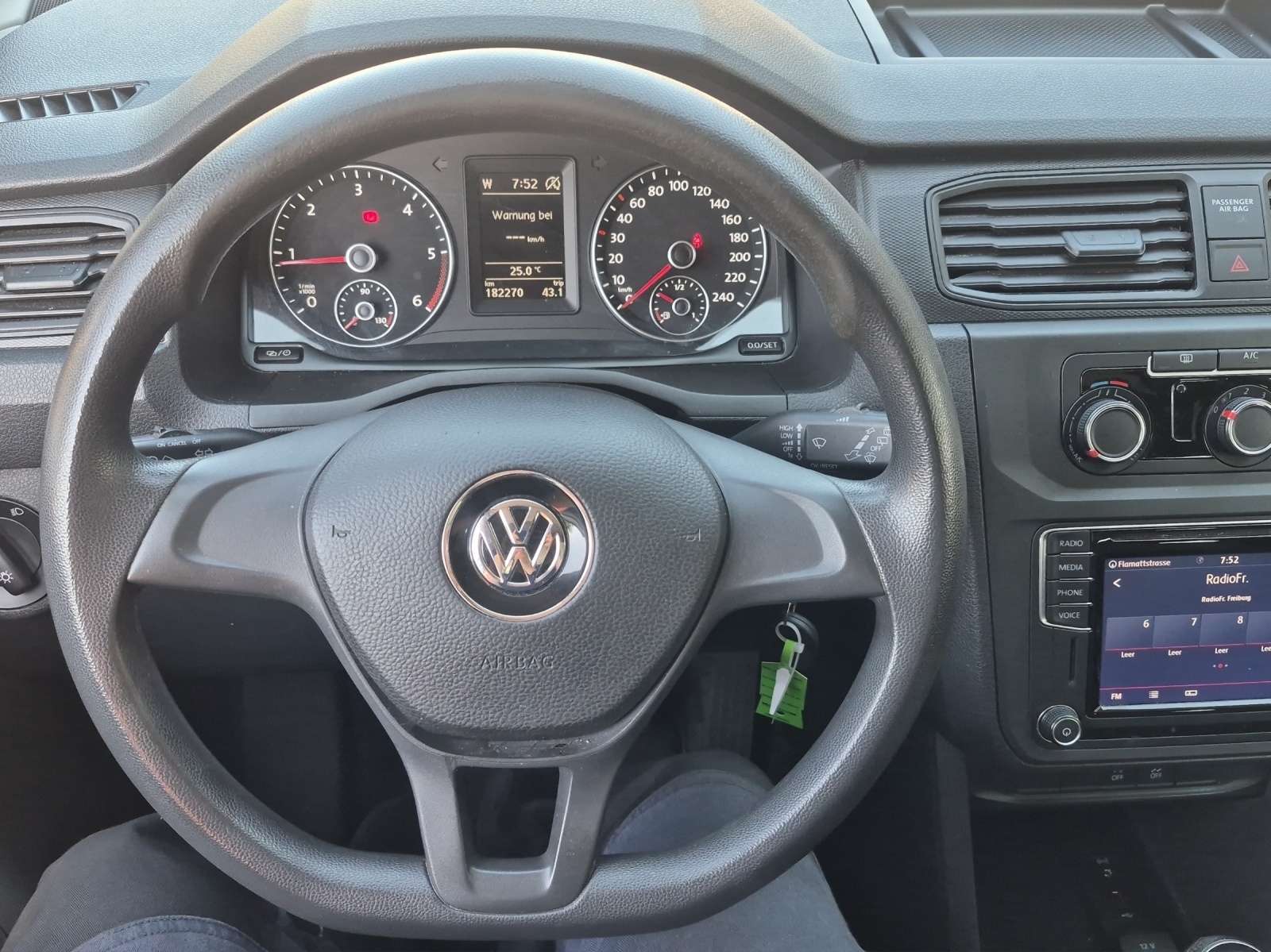 VW Caddy Maxi 2.0TDI 4Motion BlueMotion Technology-image-10