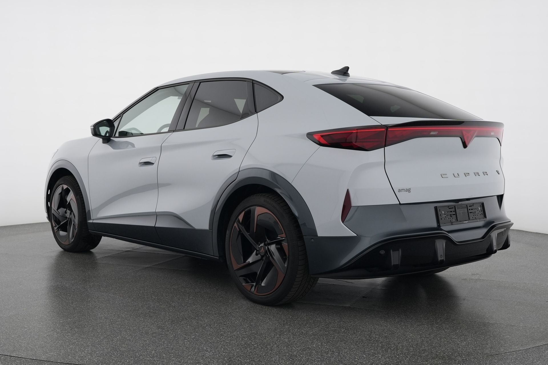 CUPRA Tavascan Type 9 77 kWh Adrenaline mit Wärmepumpe & Anhängerkupplung-image-2