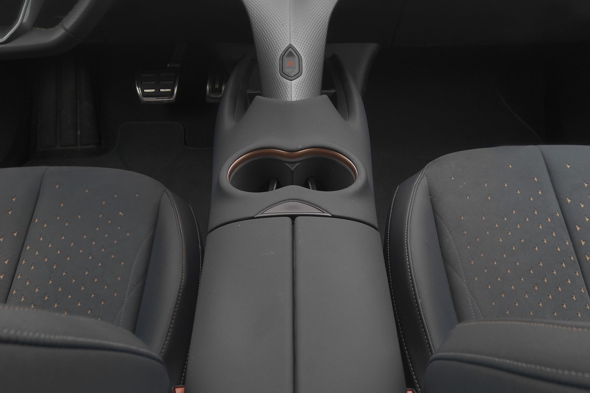 CUPRA Tavascan Type 9 77 kWh Adrenaline mit Wärmepumpe & Anhängerkupplung-image-8