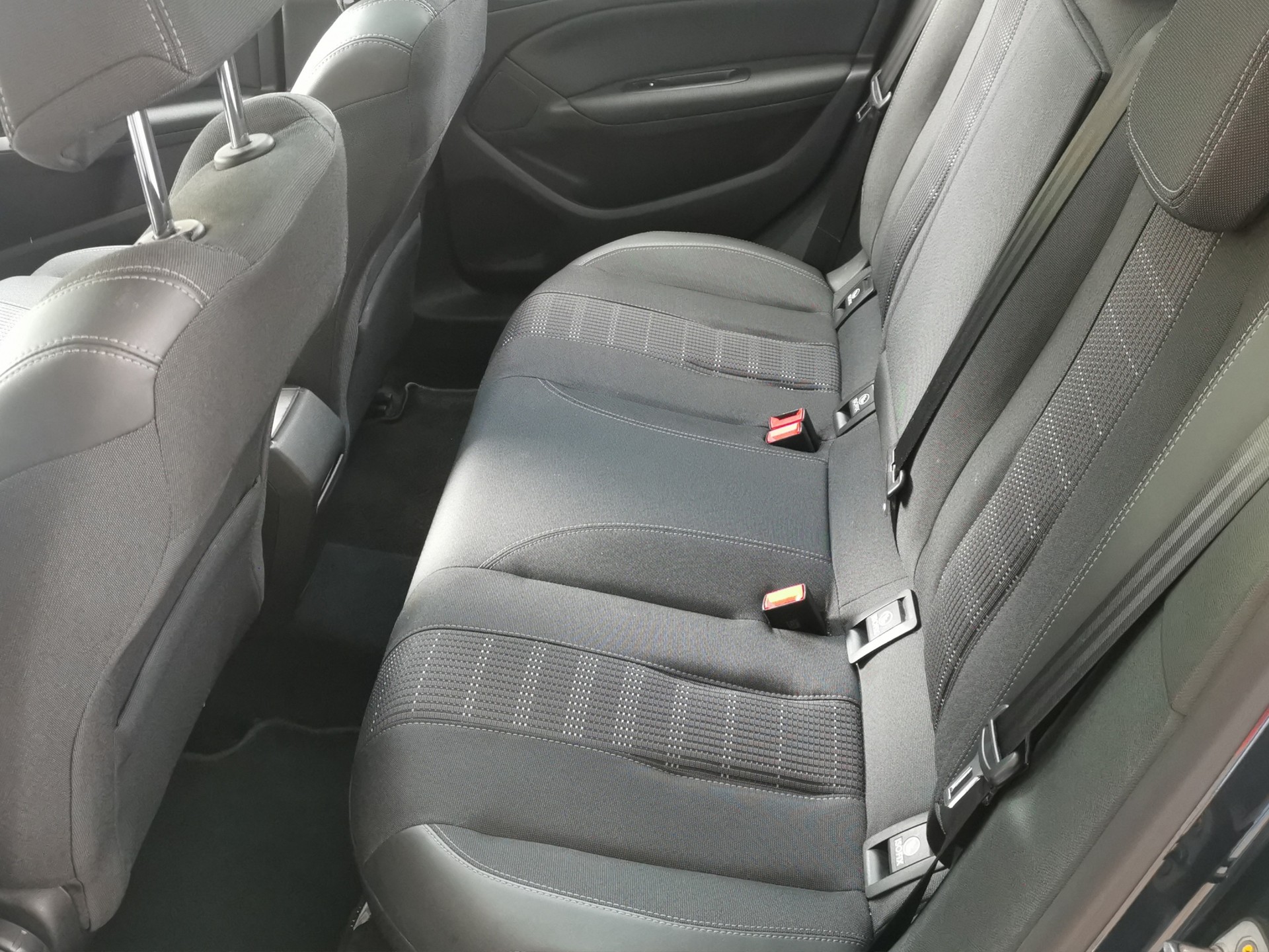 PEUGEOT 308 1.2 Pure Tech Tech Edition EAT8-image-13