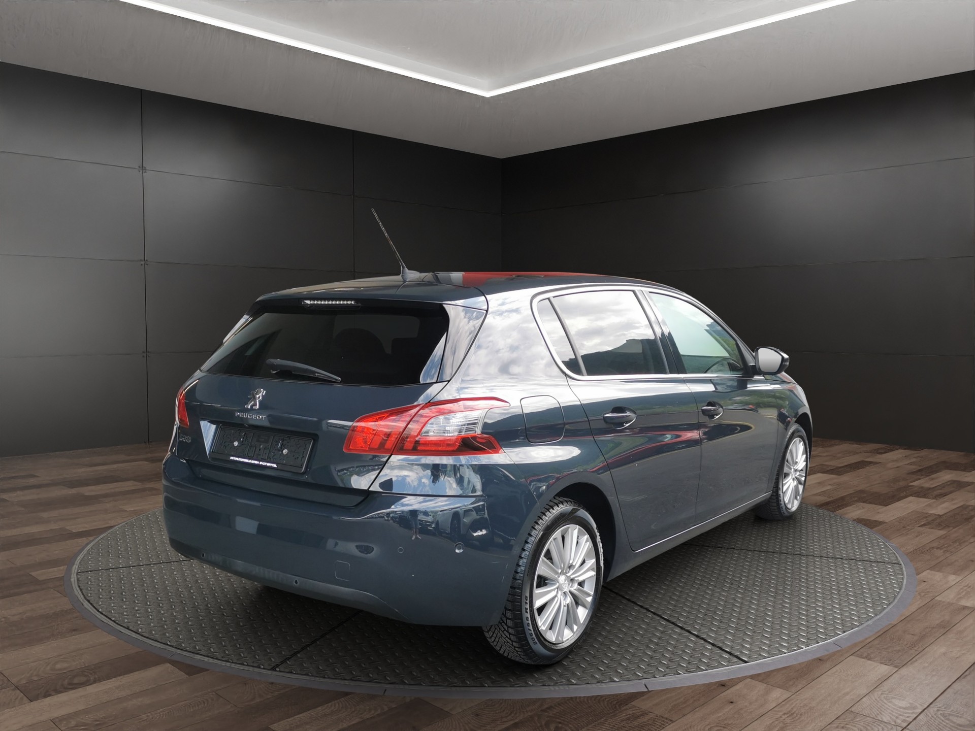 PEUGEOT 308 1.2 Pure Tech Tech Edition EAT8-image-5