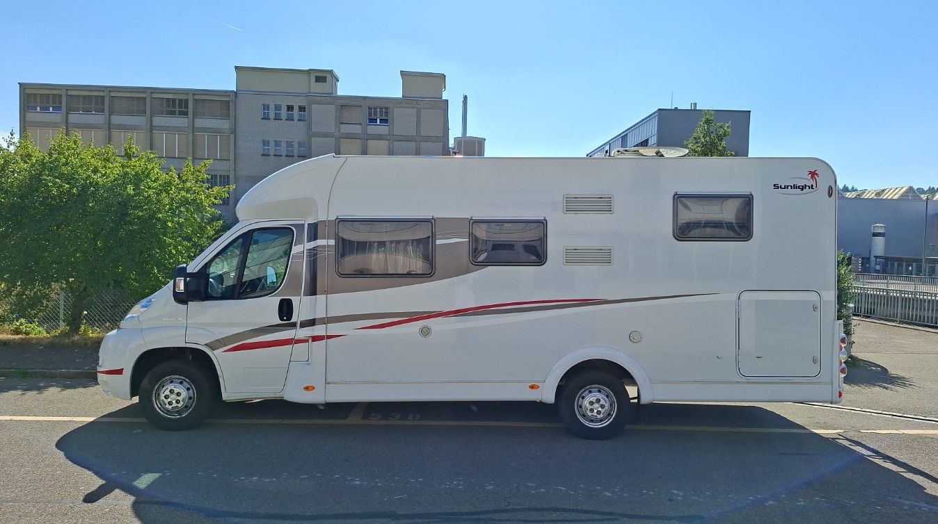 SUNLIGHT T67 *** Das ideale Wohnmobil für Urlaub mit Hund – komplett reisefertig eingerichtet**4er Veloträger*Radio *Hubbett vorne*-image-6