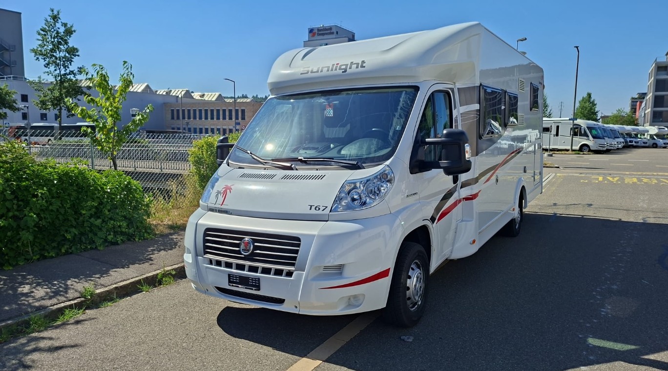 SUNLIGHT T67 *** Das ideale Wohnmobil für Urlaub mit Hund – komplett reisefertig eingerichtet**4er Veloträger*Radio *Hubbett vorne*-image-0