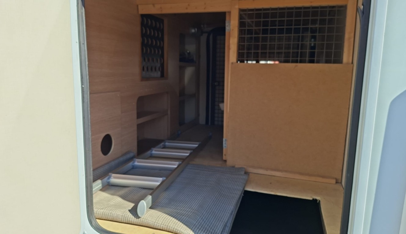SUNLIGHT T67 *** Das ideale Wohnmobil für Urlaub mit Hund – komplett reisefertig eingerichtet**4er Veloträger*Radio *Hubbett vorne*-image-17