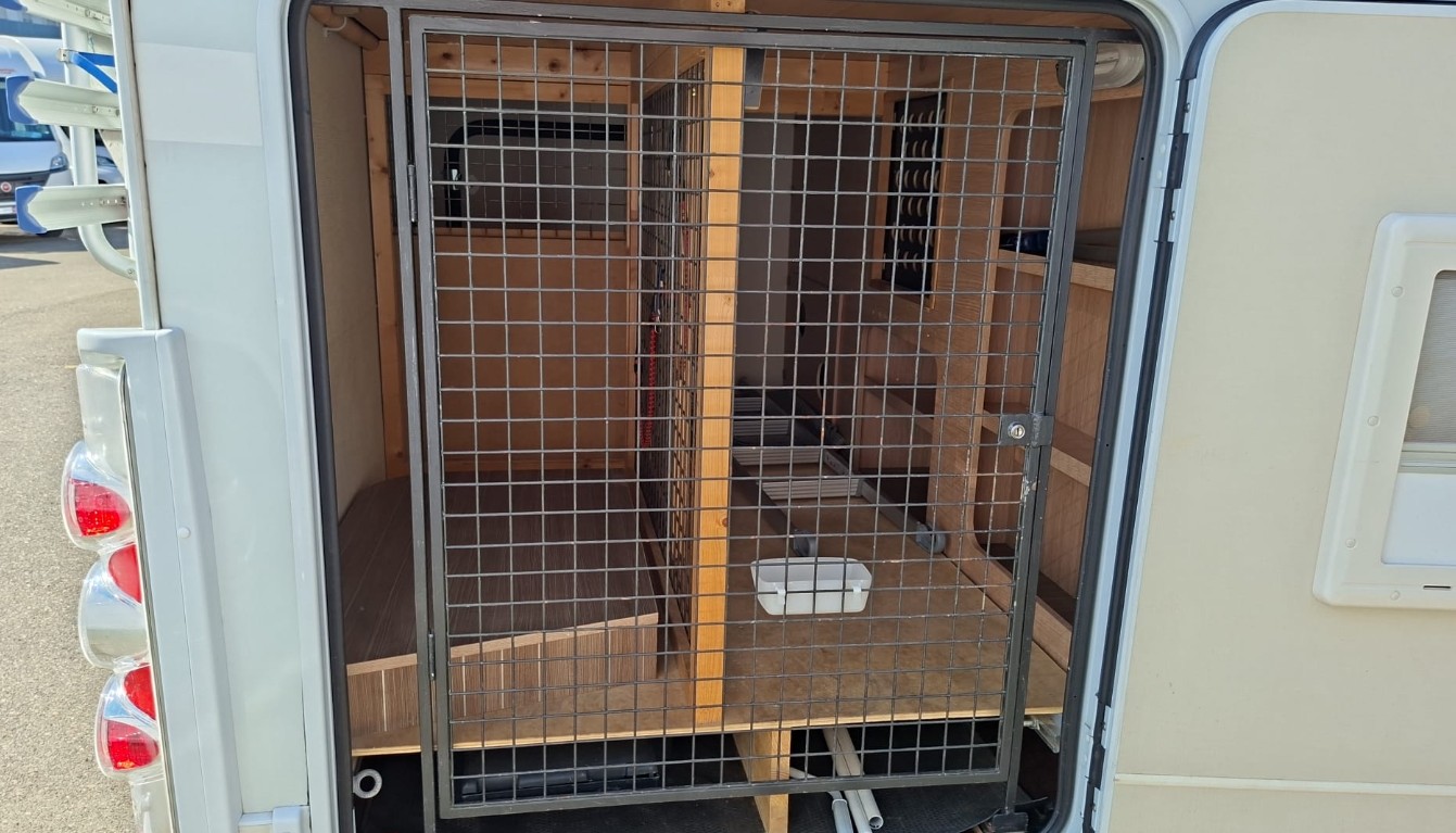 SUNLIGHT T67 *** Das ideale Wohnmobil für Urlaub mit Hund – komplett reisefertig eingerichtet**4er Veloträger*Radio *Hubbett vorne*-image-18