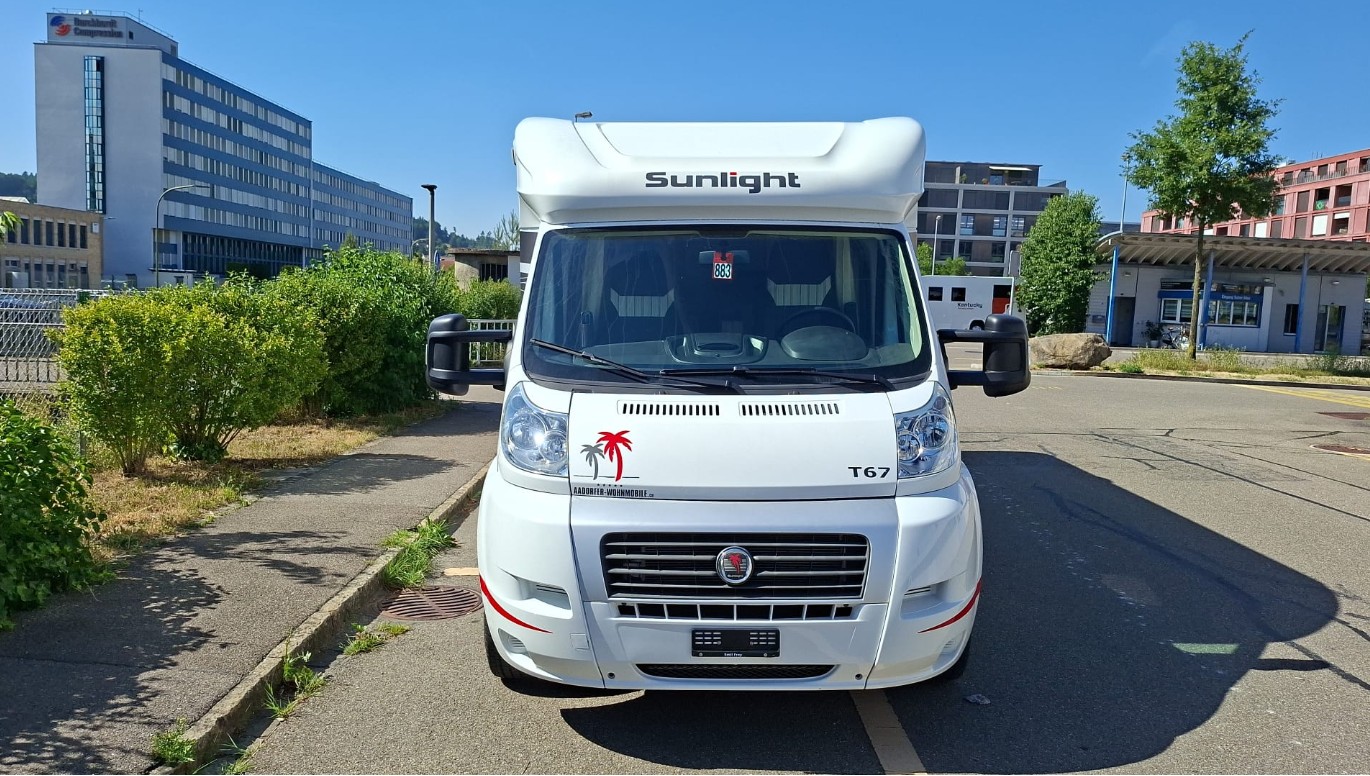 SUNLIGHT T67 *** Das ideale Wohnmobil für Urlaub mit Hund – komplett reisefertig eingerichtet**4er Veloträger*Radio *Hubbett vorne*-image-4