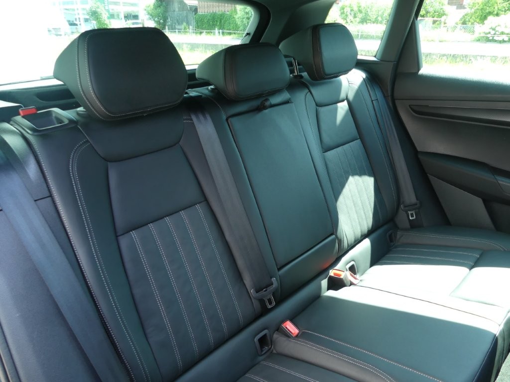 SKODA Karoq 2.0 TSI SportLine 4x4 DSG-image-12