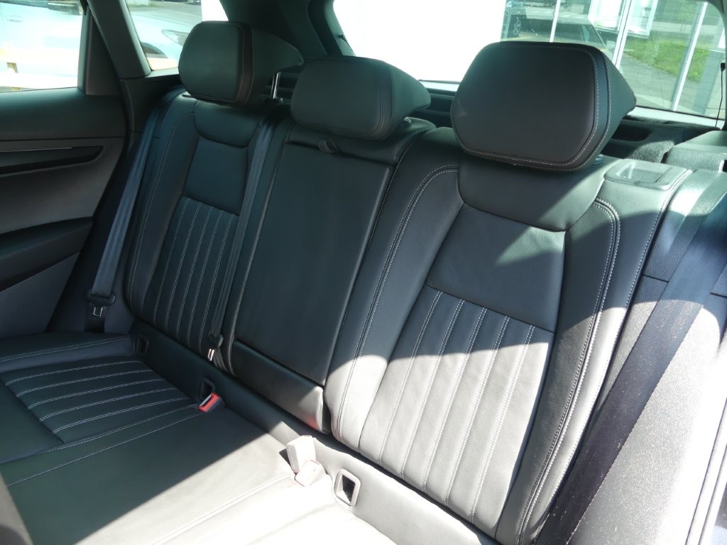 SKODA Karoq 2.0 TSI SportLine 4x4 DSG-image-11