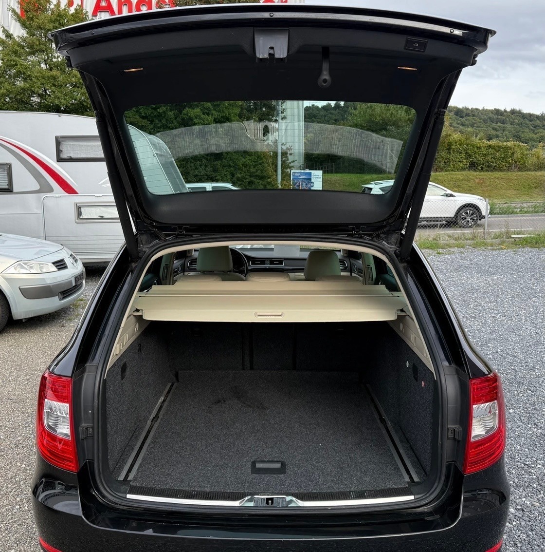SKODA Superb Combi 2.0 TDi Laurin & Klement 4x4 DSG-image-6